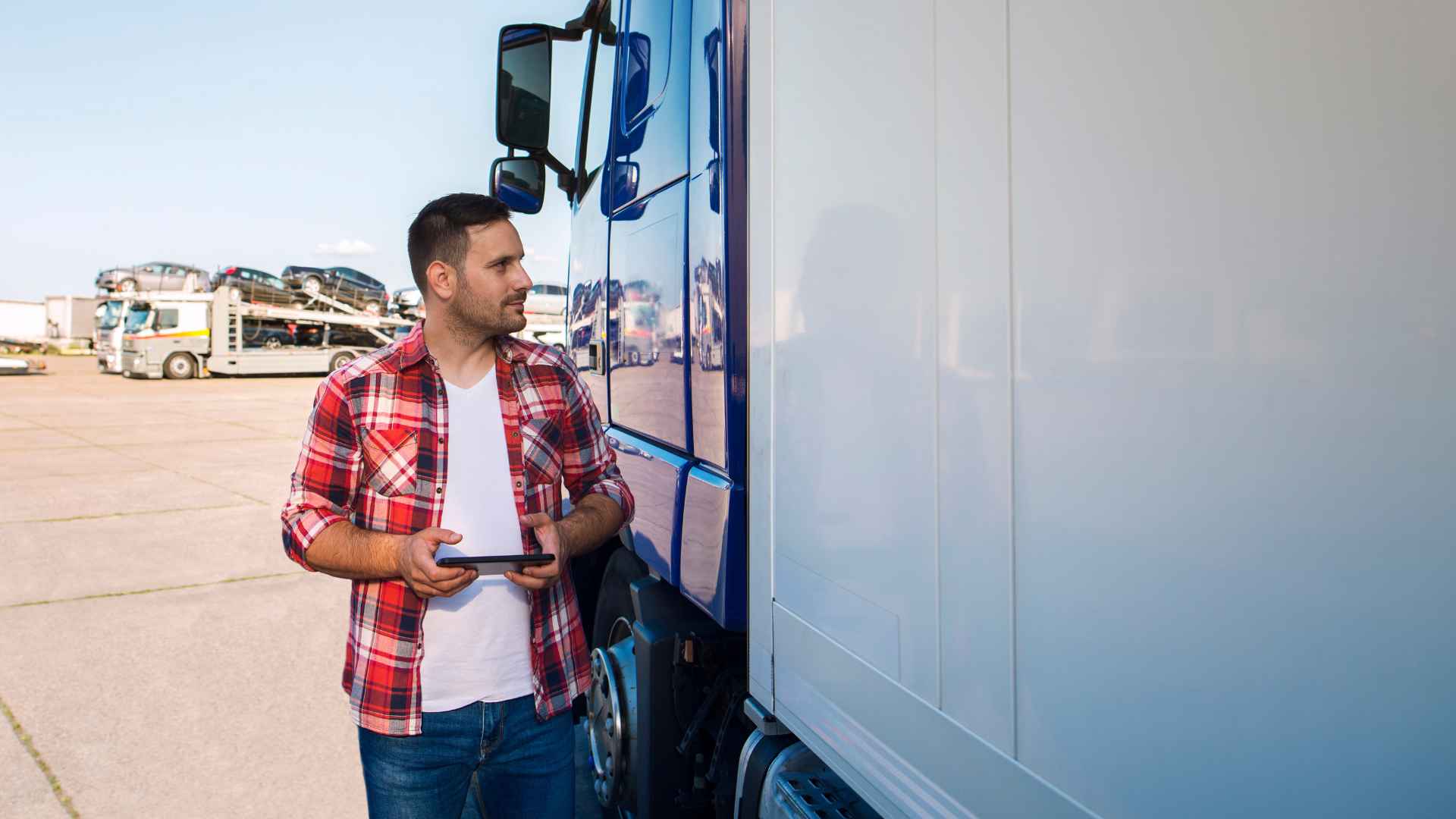 Flatbed Truckers: How Carriers Can Recruit, Train, and Retain Drivers for One of Trucking's Most Demanding Roles