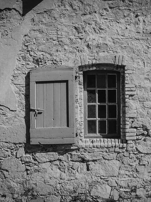 Historic Mediterranean architecture in Nice outskirts - Cote d'Azur private aviation