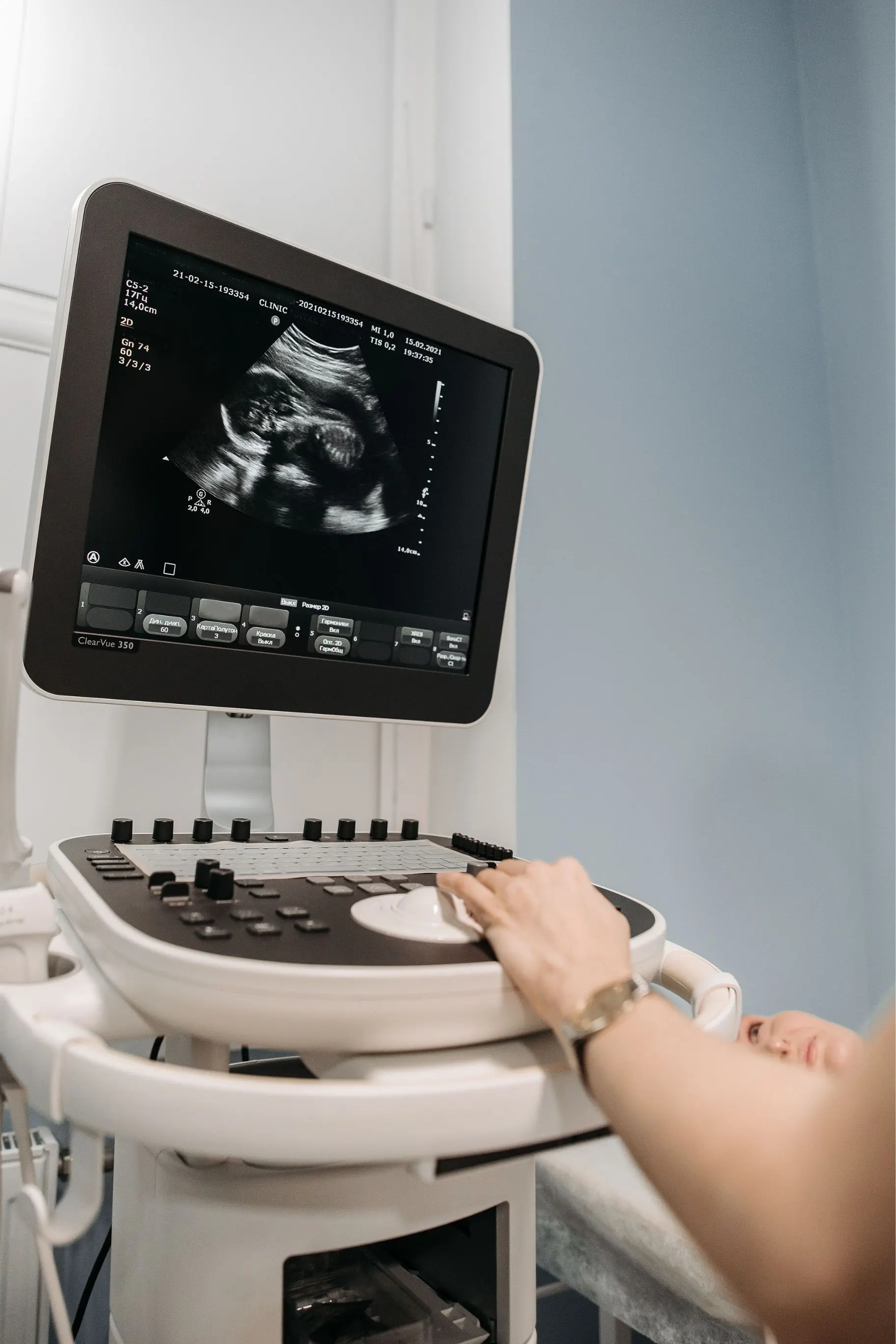 the best medical equipment distributors in Kerala taking tests