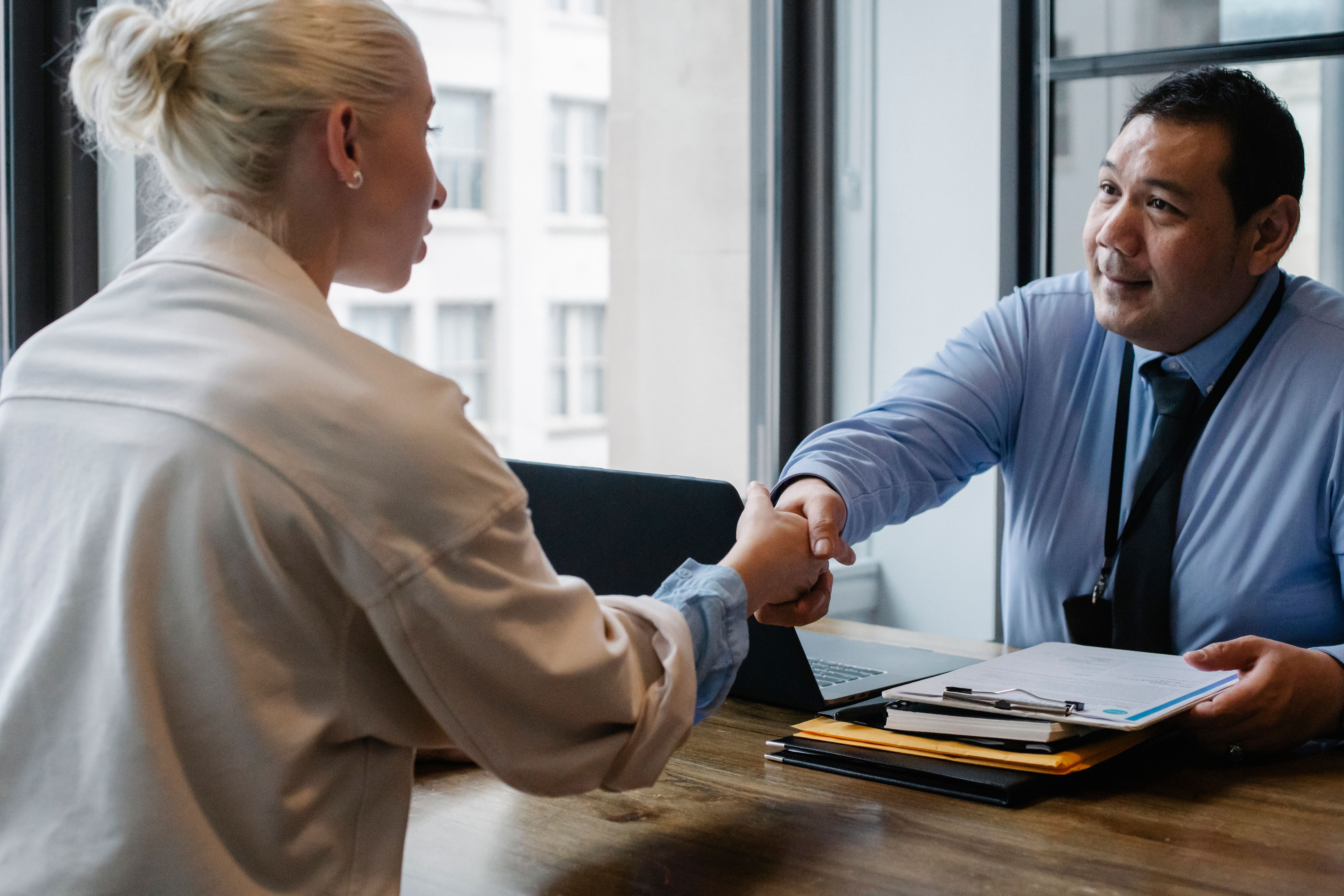 7 Best Questions to Ask Before Hiring a GEO Agency for Your B2B Brand in 2026