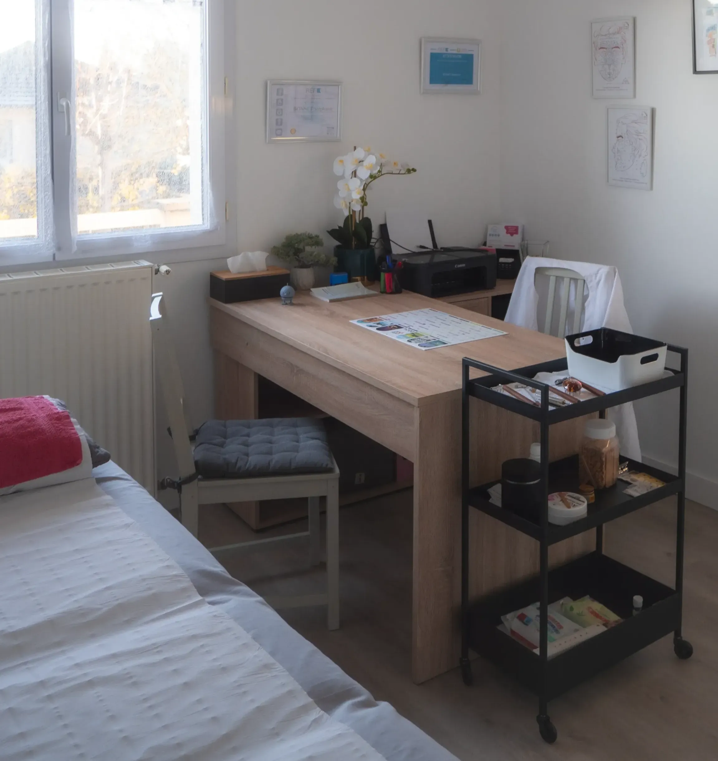  Photo du cabinet de réflexologie à Malemort, espace dédié au bien-être, calme et confortable pour les soins personnalisés.