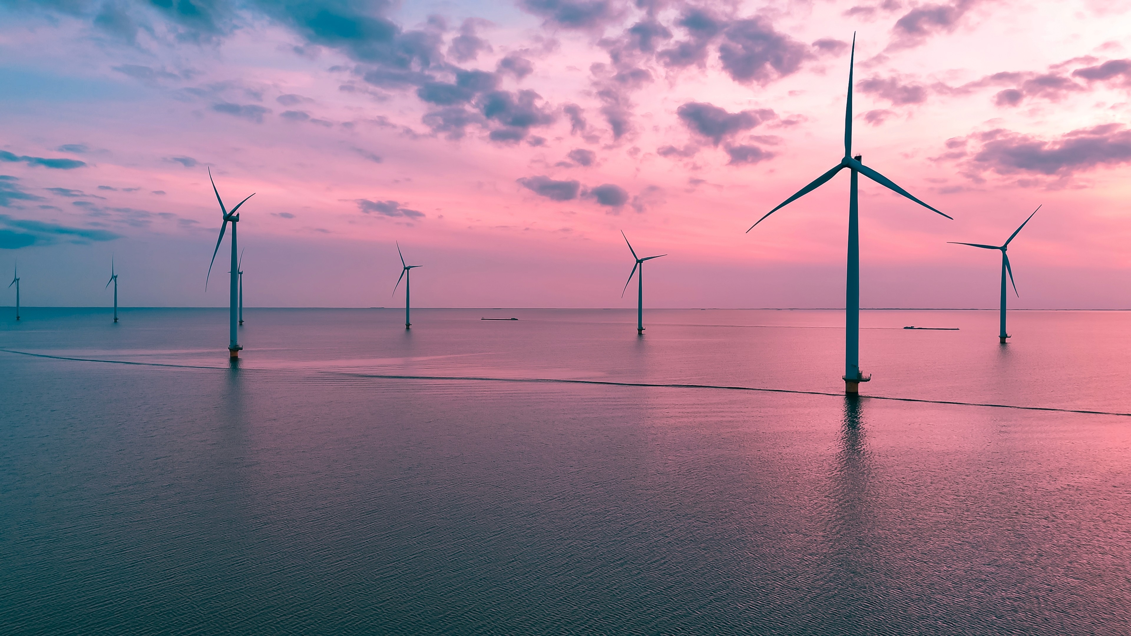 UK secures 14.7GW renewables at half gas cost