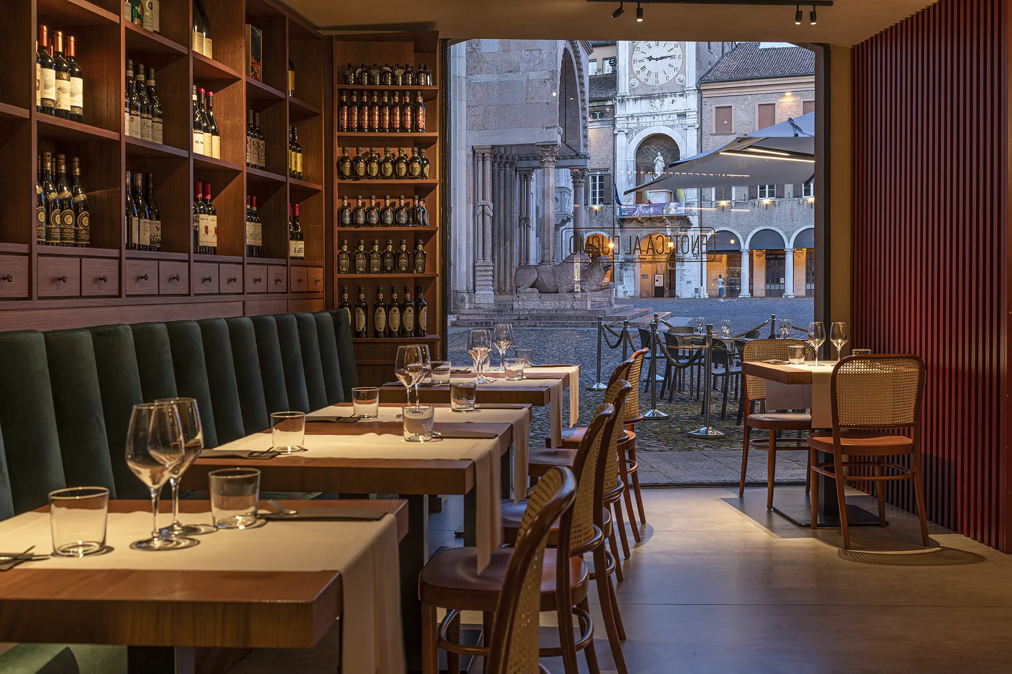 Dining room atmosphere at Enoteca Al Duomo in Modena