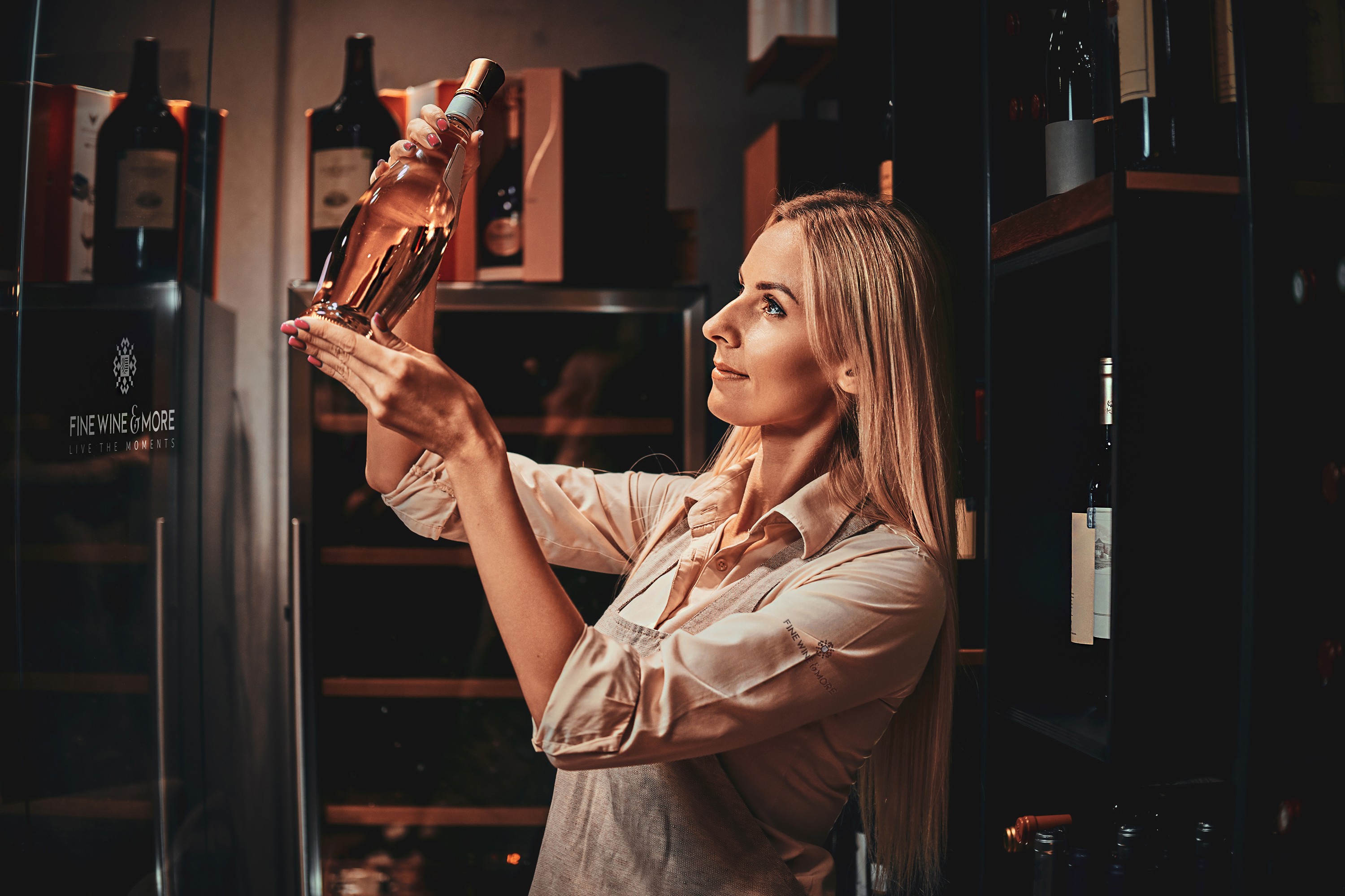 dimis_fine_wine_and_more_branding_logo