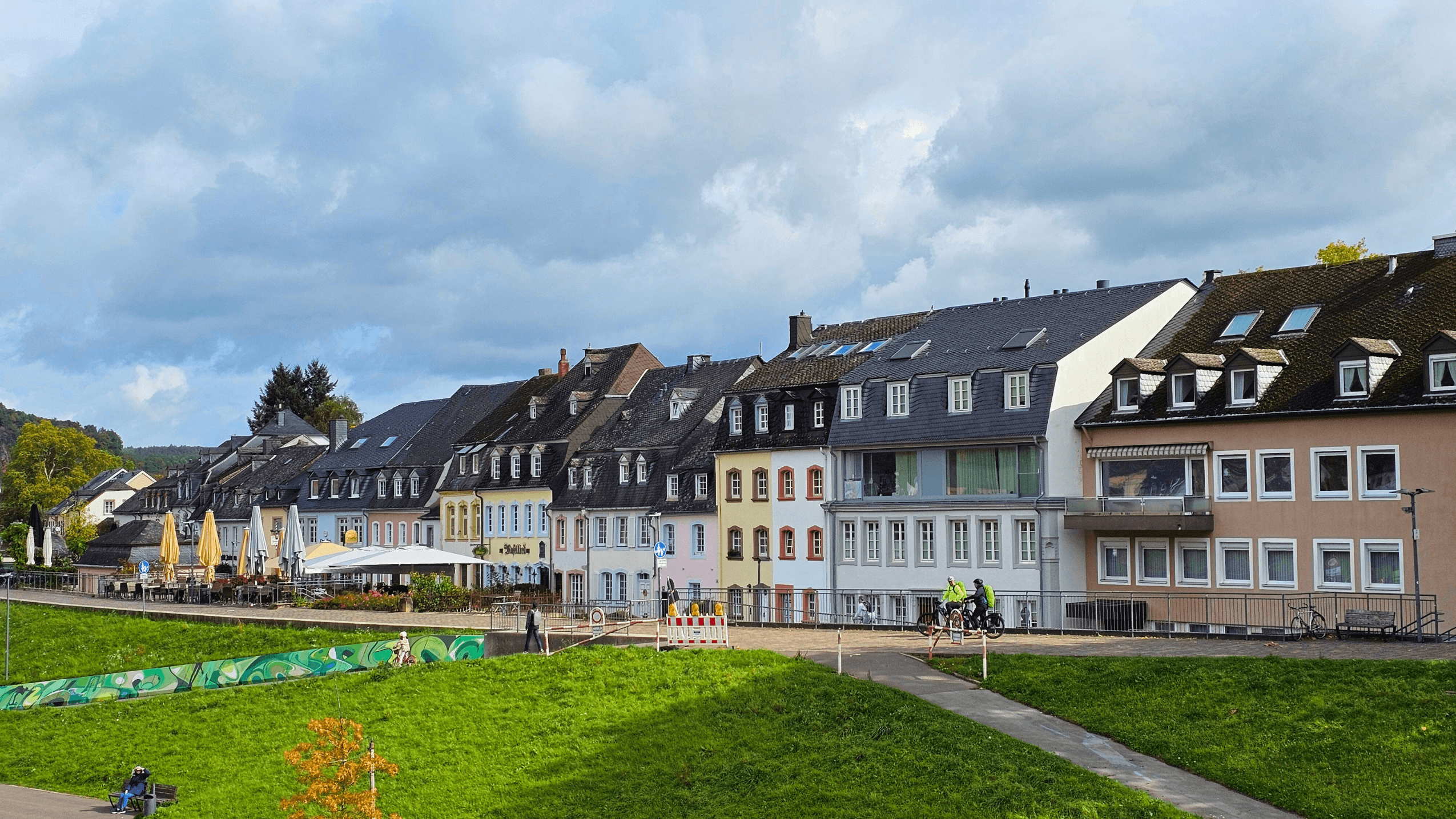 Zurlaubener Ufer - riverside charm and local life