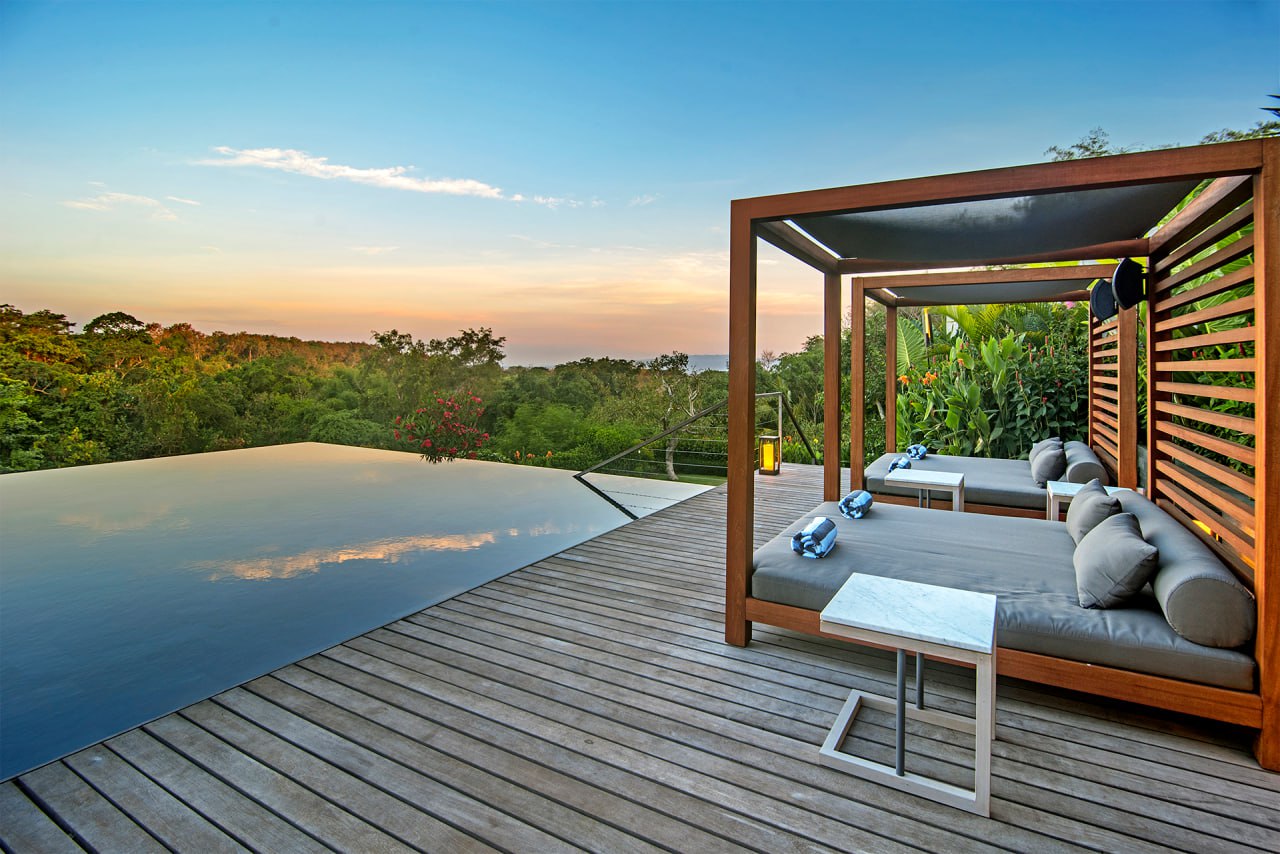 Премиум особняк с 6 спальнями на бесплатной земле в Керамиасе