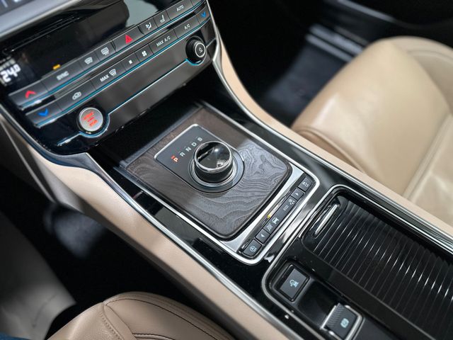 JAGUAR XE 2019 BLUE Gebrauchtwagen - Galeriebild 20