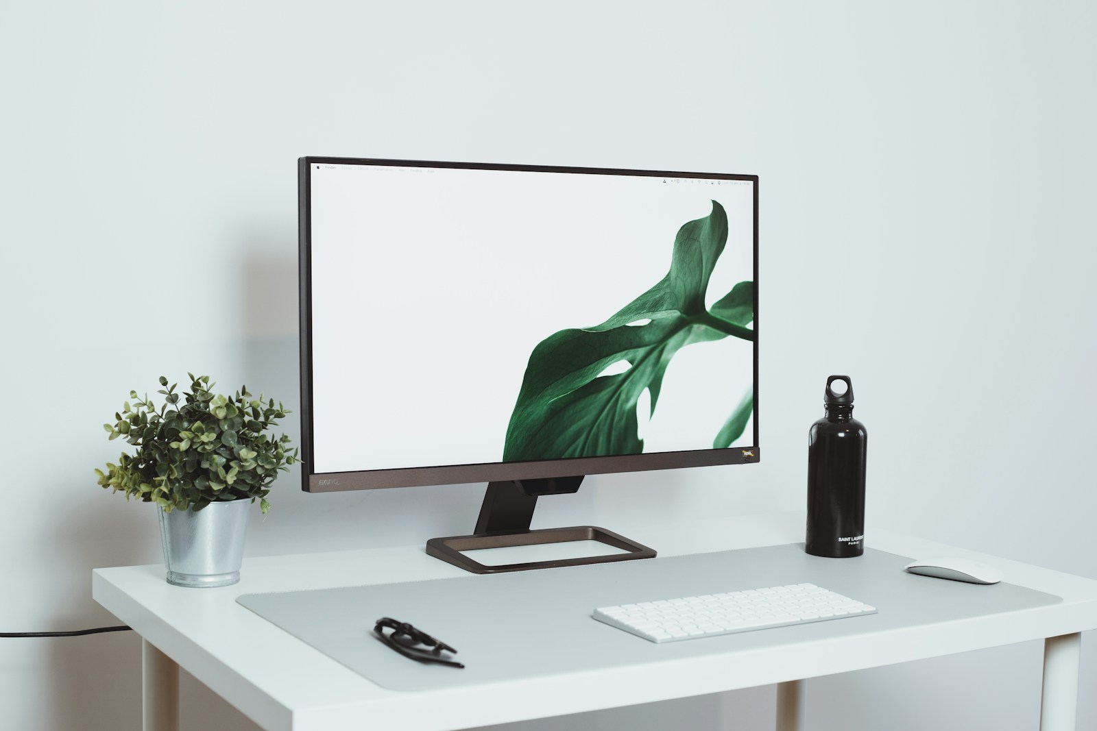 Framer platform comparison illustration