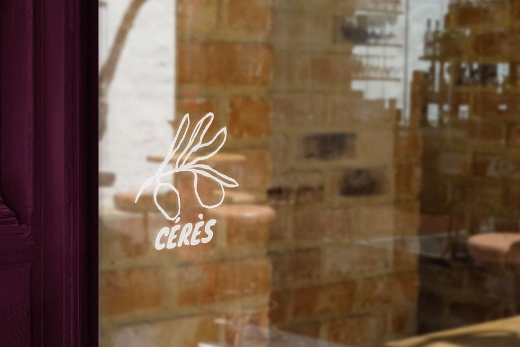 Carte de visite du restaurant Au fil du goût, mettant en avant un design graphique épuré, moderne et élégant. Composition harmonieuse avec typographie claire et identité visuelle cohérente.