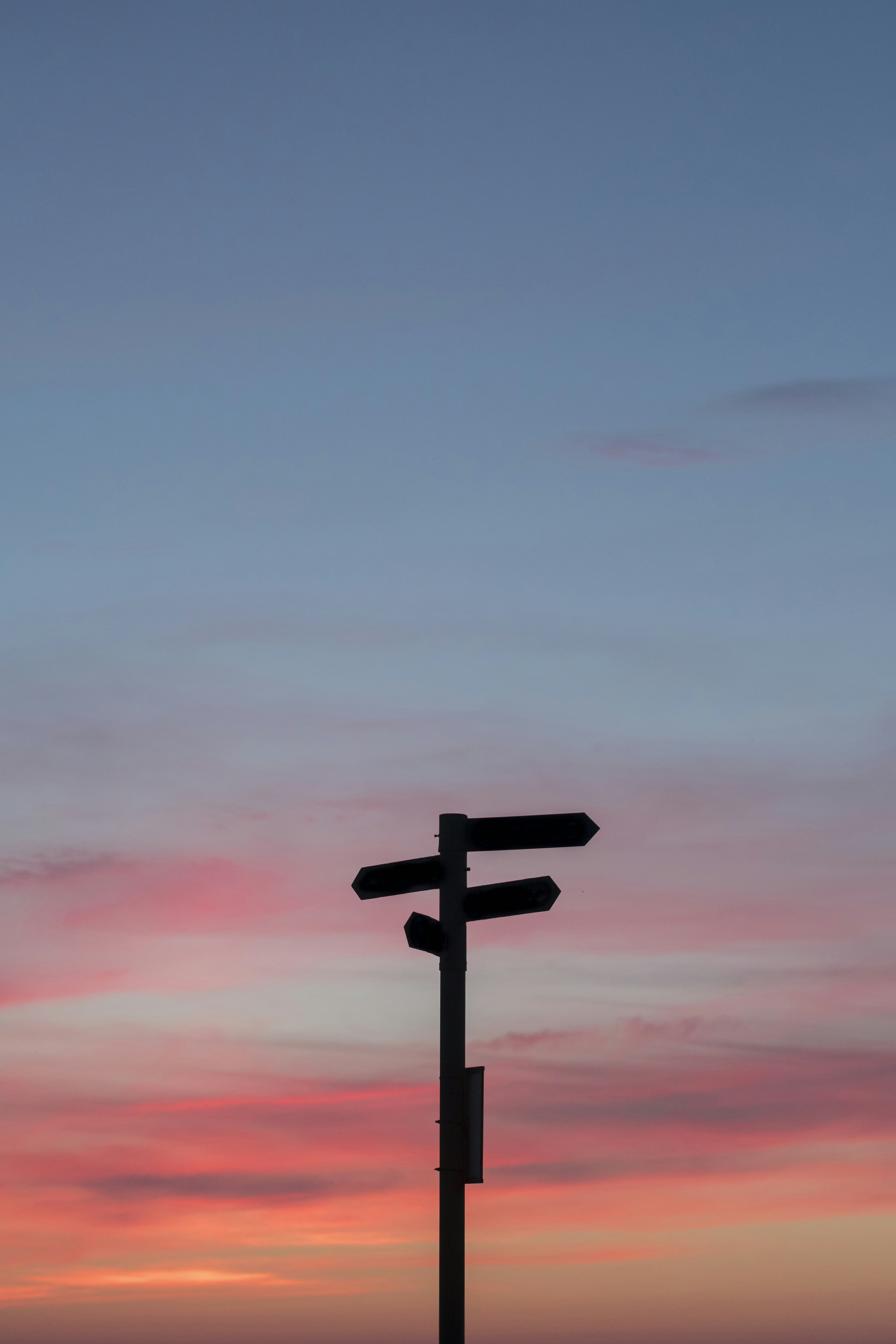 silhouette-of-a-road-signage-during-golden-hour - javier-allegue-barros (unsplash)./pho