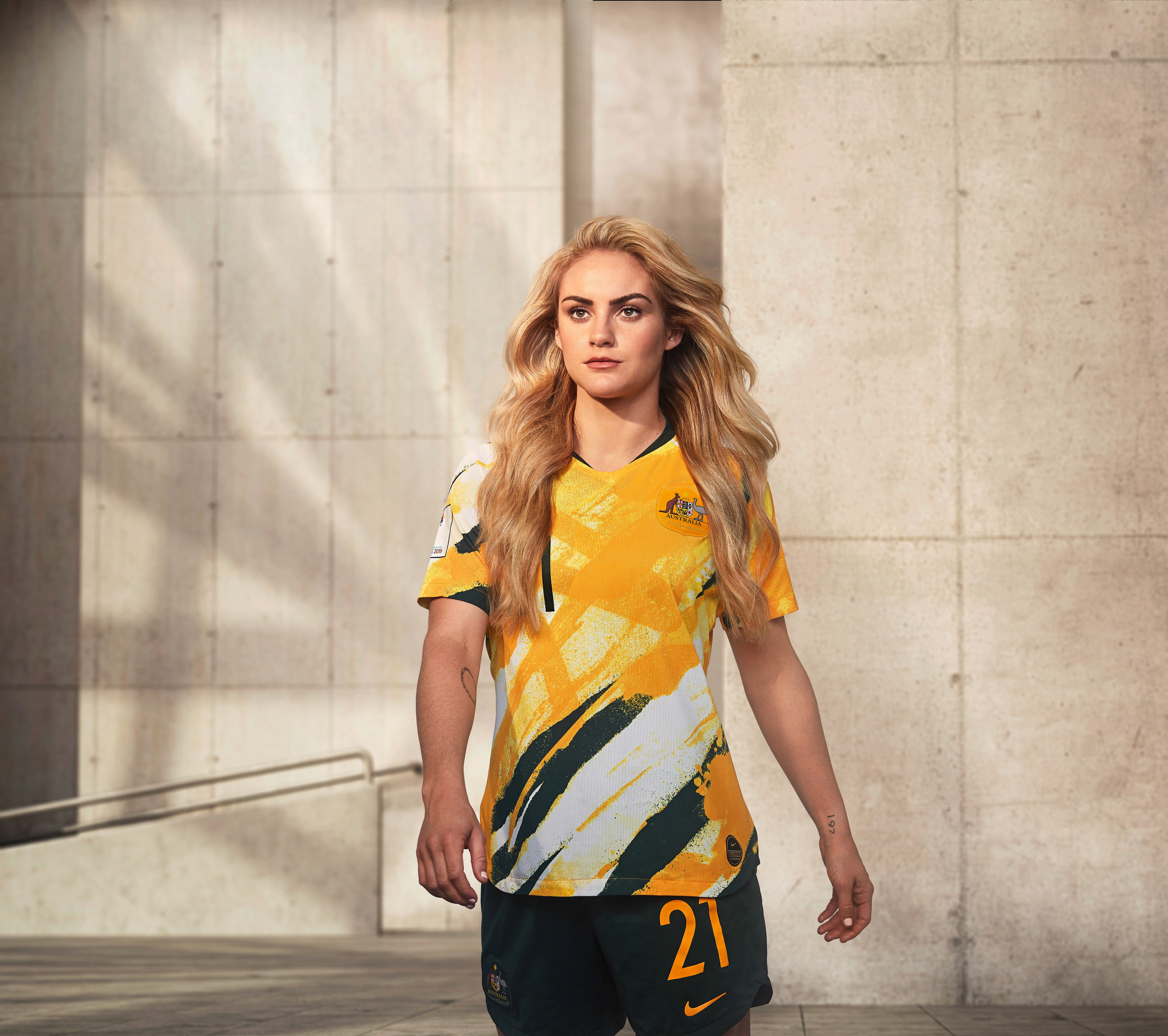 Pantene Ellie Carpenter editorial corporate executive portrait studio Sydney by Cybele Malinowski