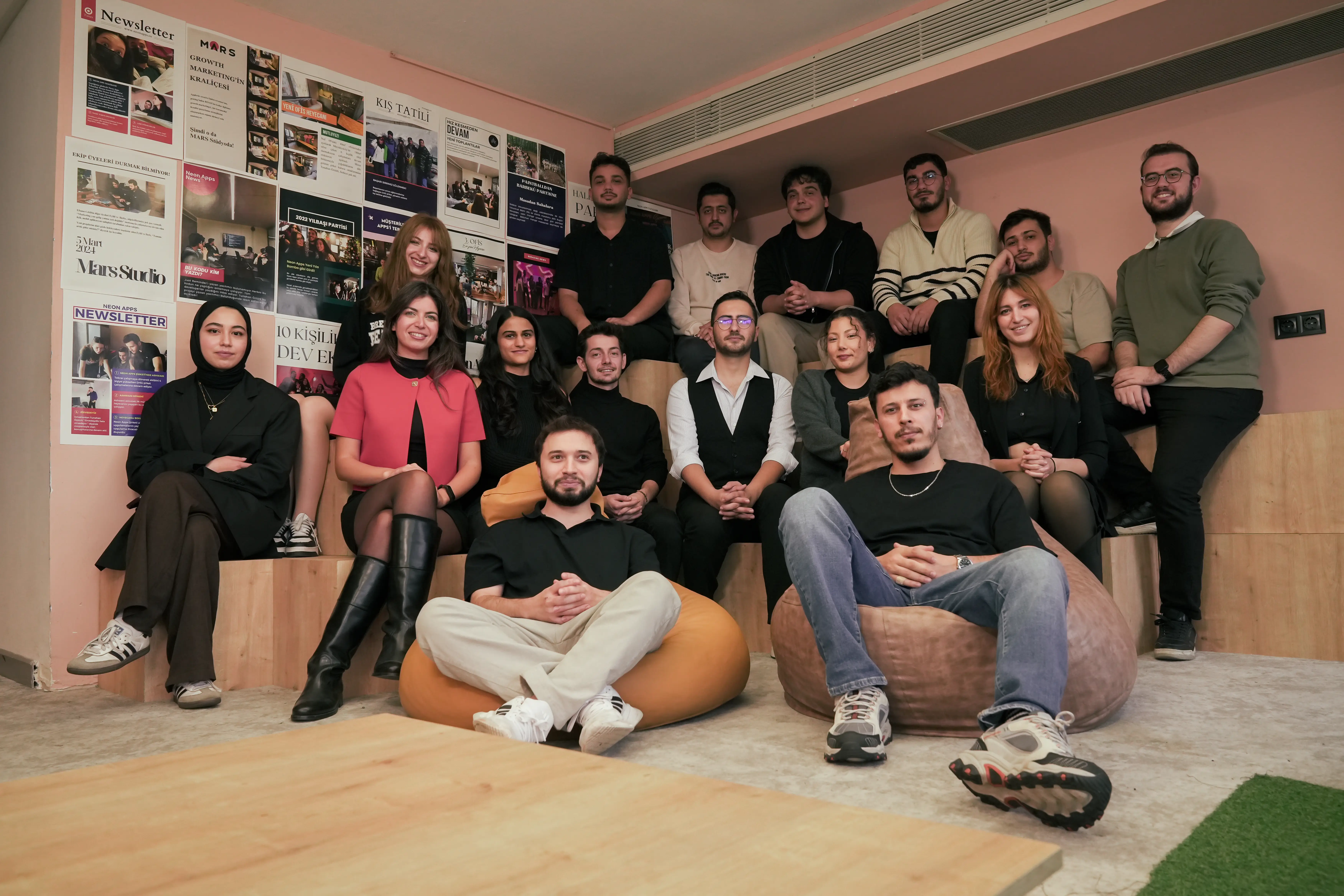 The Neon Apps Flutter team is made up of expert developers who work together throughout the mobile app development process.