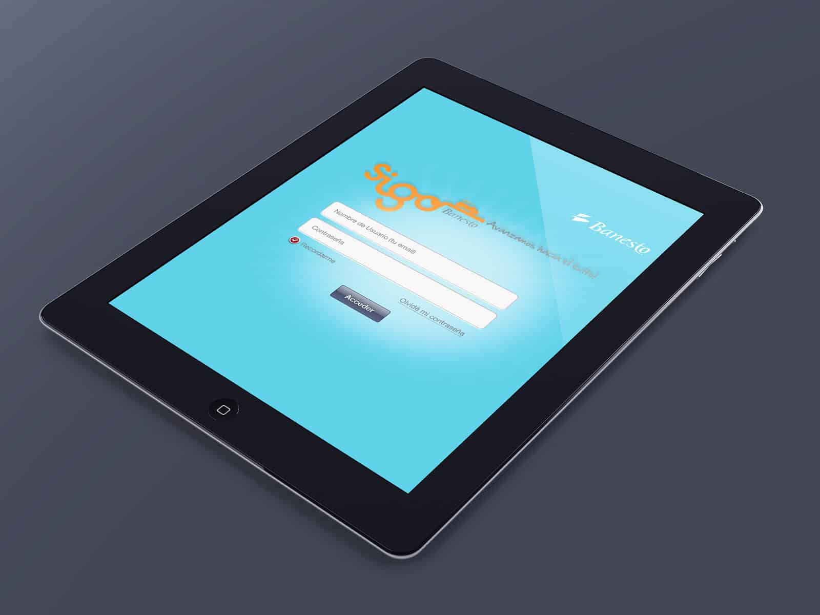 Tablet mostrando pantalla de inicio de sesión de aplicación financiera Banesto.