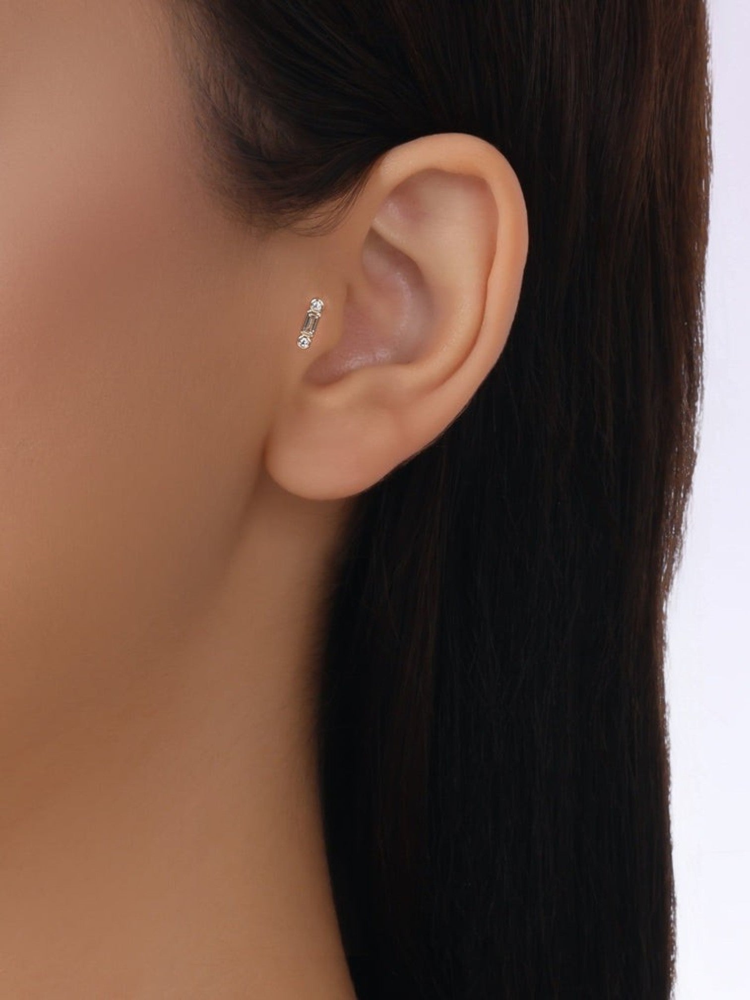 Assos Pırlanta 14 Ayar Altın Baget Taşlı Tragus Piercing Küpe