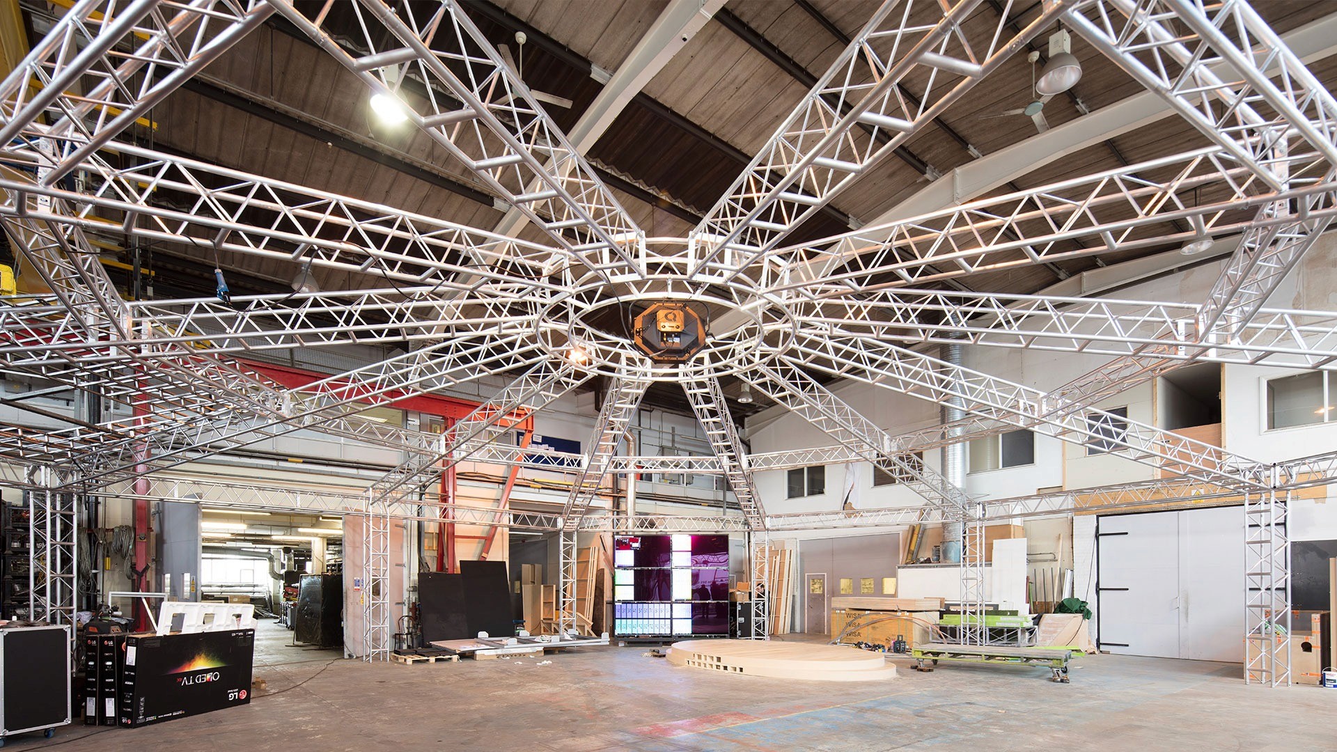 Setting out workshop giving sense of large  space for setting 