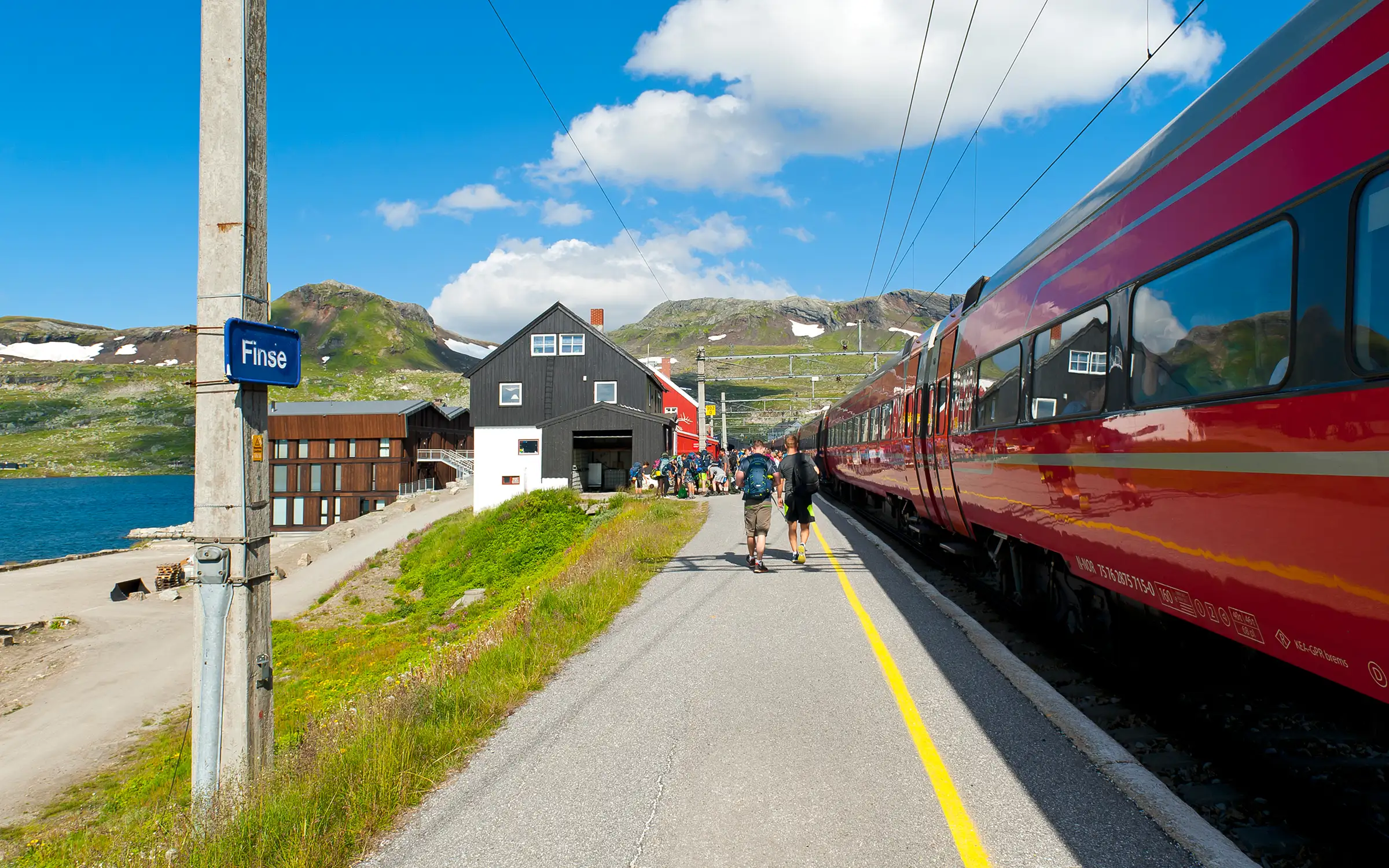 Turen starter på Finse stasjon | Expa Travel