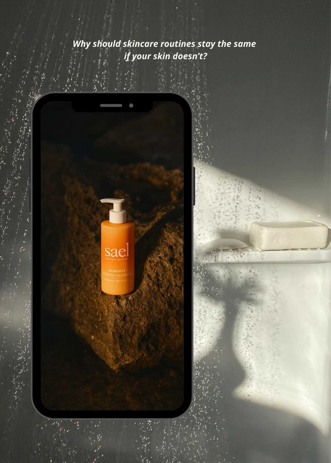 Sael skincare oil displayed on a phone with natural water reflections, highlighting the brand’s clean, elemental design aesthetic.