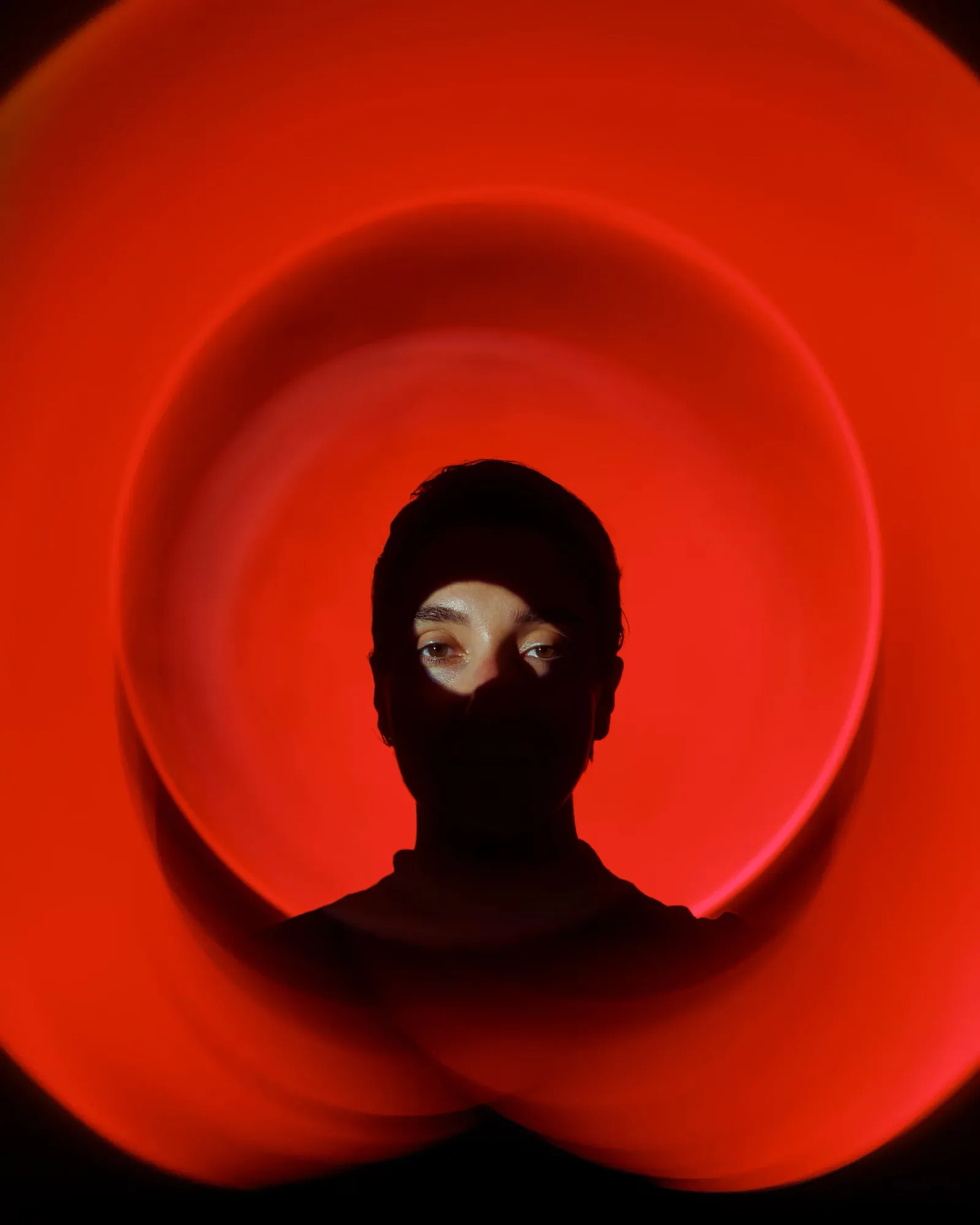 Selected Portraits — project image 07 by Roman Olinchuk. 香港攝影、創意影像及視覺敘事作品。
