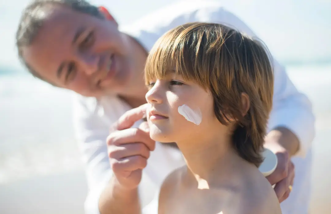 La science de la protection solaire : Entretien avec le Dr Richie Chan