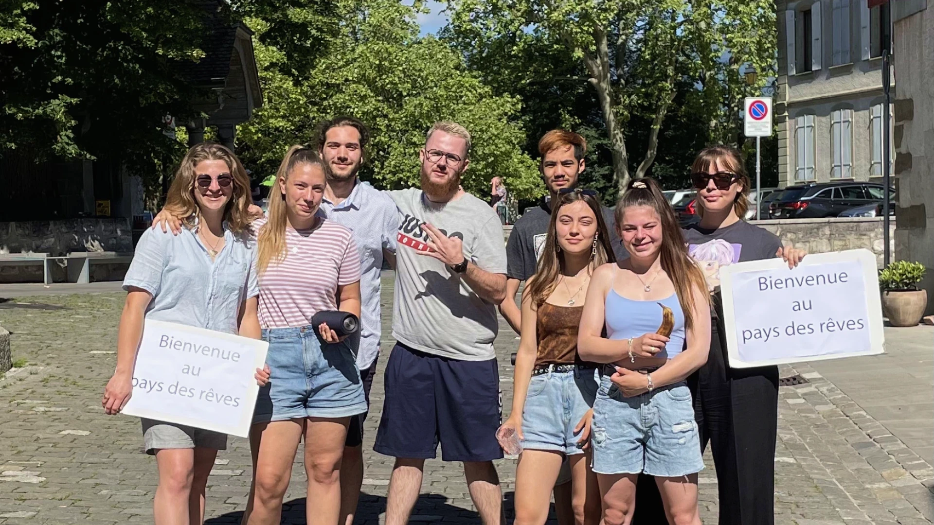 Image de l'équie pour le clip pays des reves de Kadeus