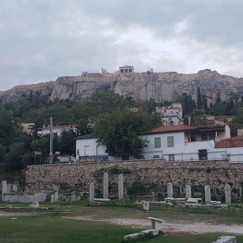 古罗马集市广场是一处中途停留点。