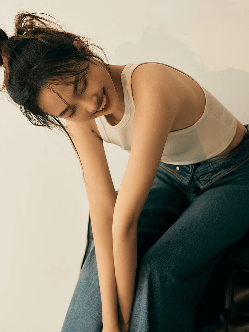 Candid laughing portrait photography by Lefty Studio