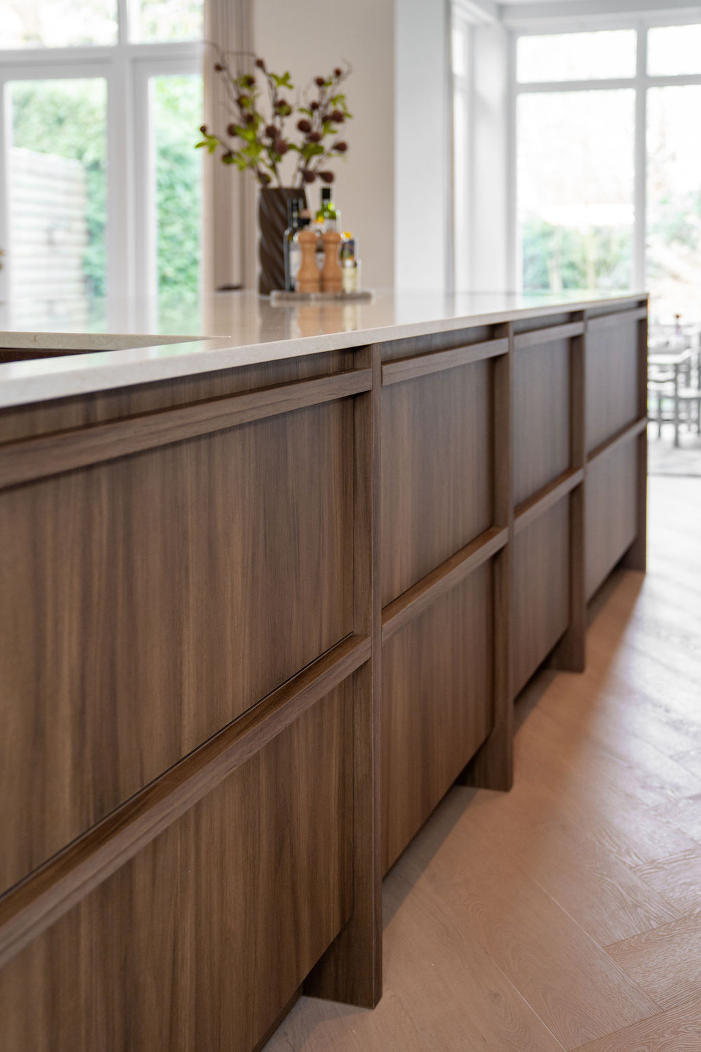 walnoot keukenkastjes japandi stijl