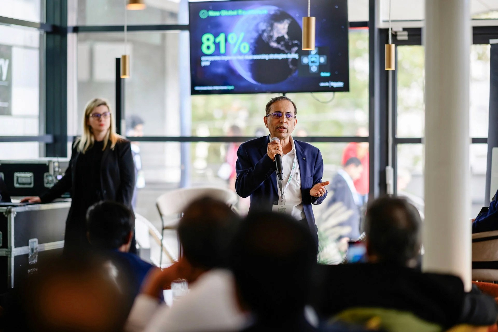 Prises de parole après la table ronde au café andry