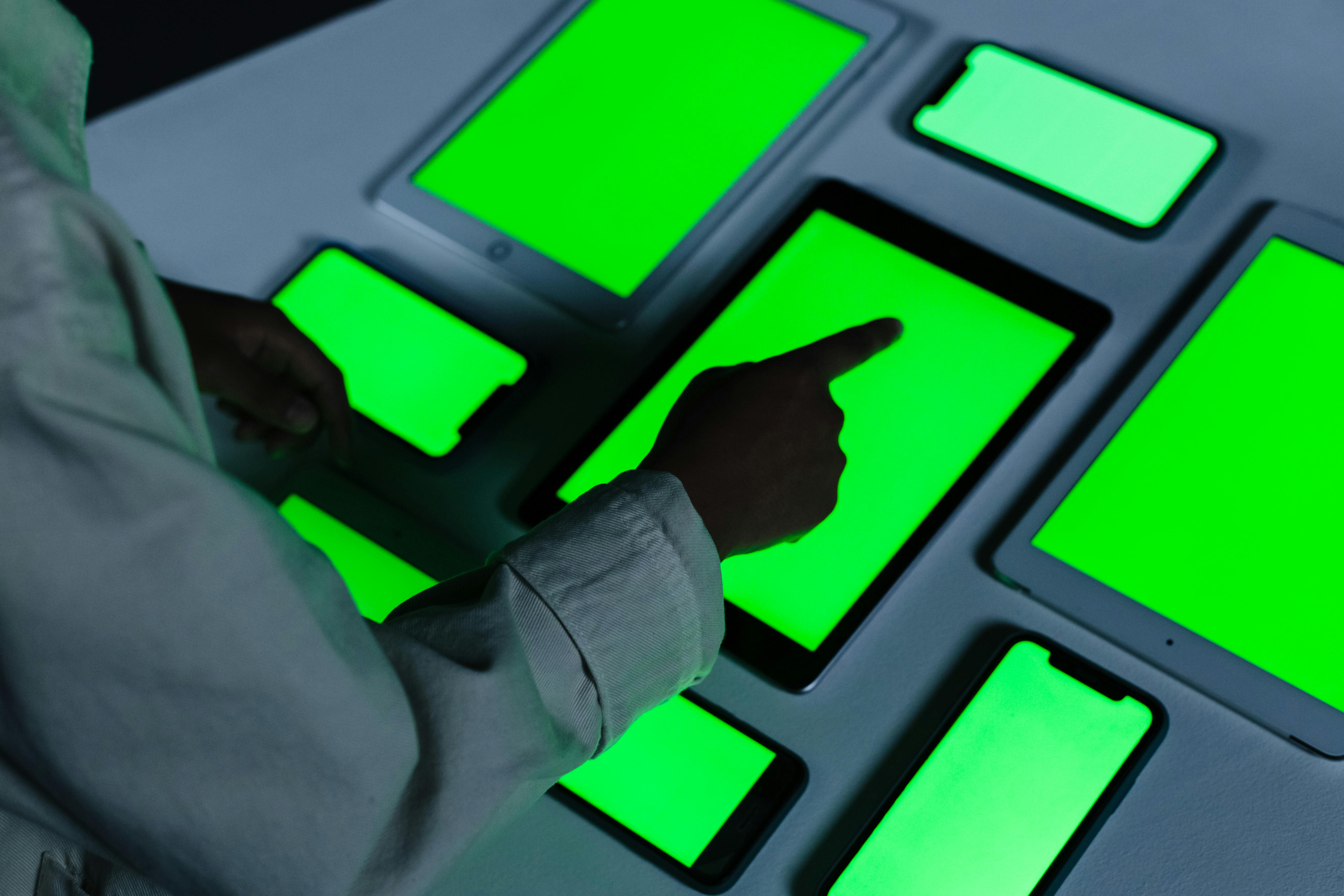 AI agents supporting enterprise decision-making through real-time data analysis