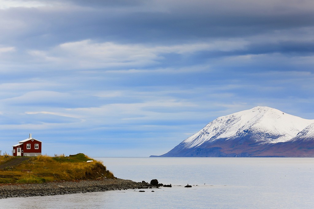 Between Shore and Sky by Aleksander Dylikowski