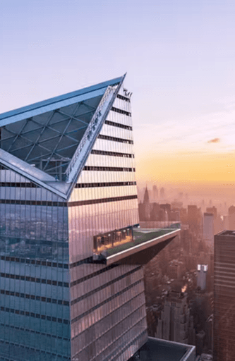 Dek Observasi di Edge saat matahari terbenam