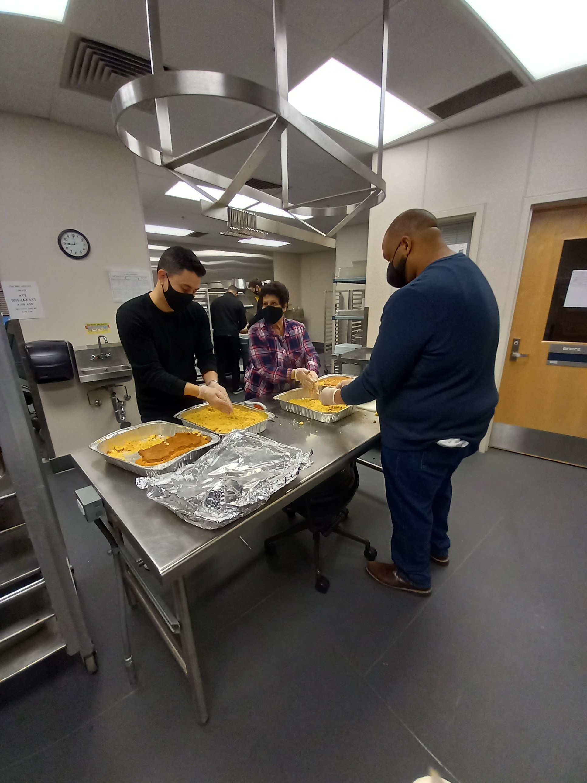 alajawans-table-thanksgiving-dinner-2021-018