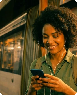 Mulher usando o telefone 