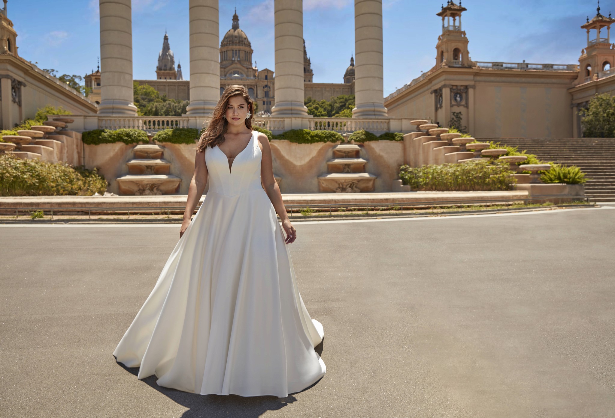 Elegantes Brautkleid in großer Größe