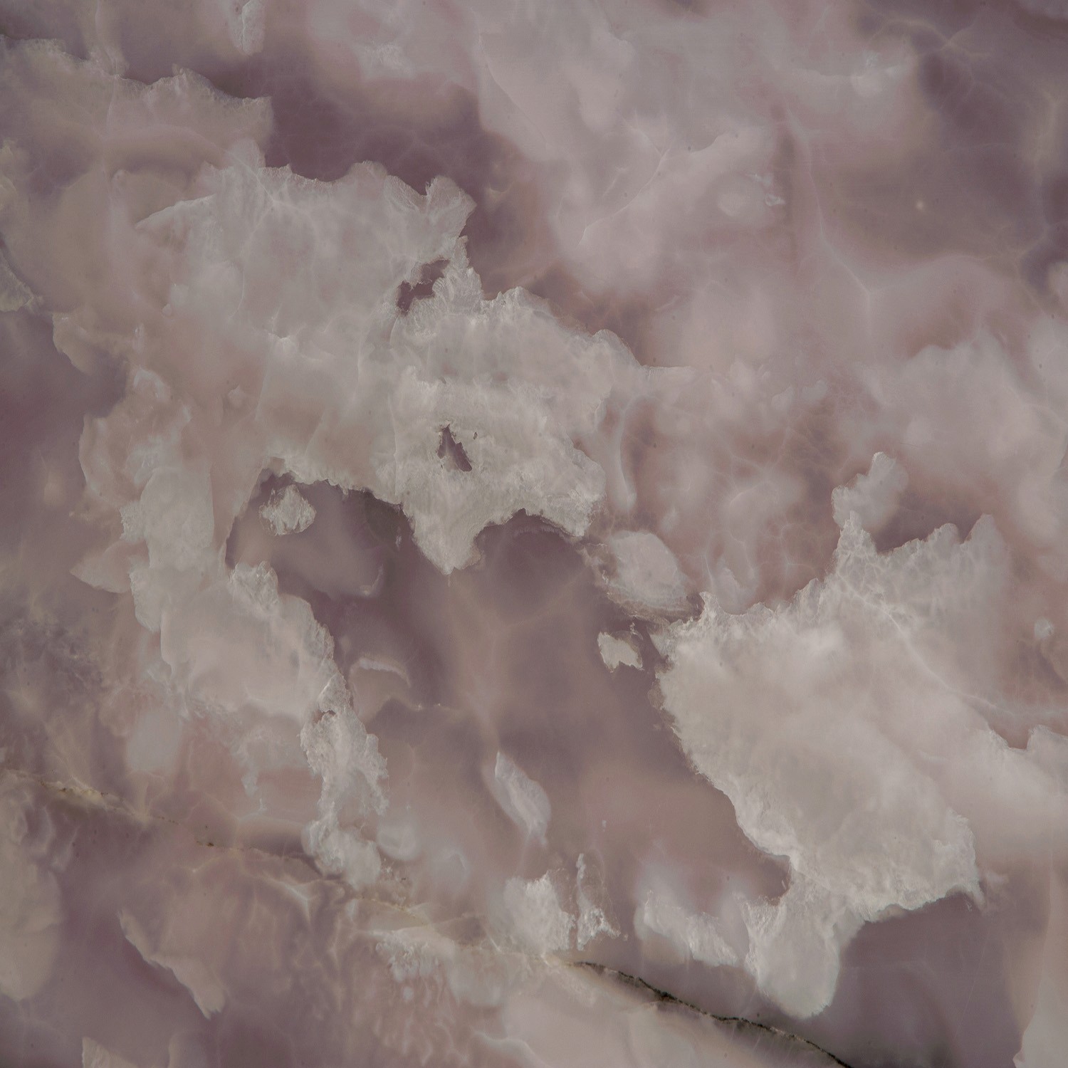 Polierte Platte mit variierenden Rosatönen