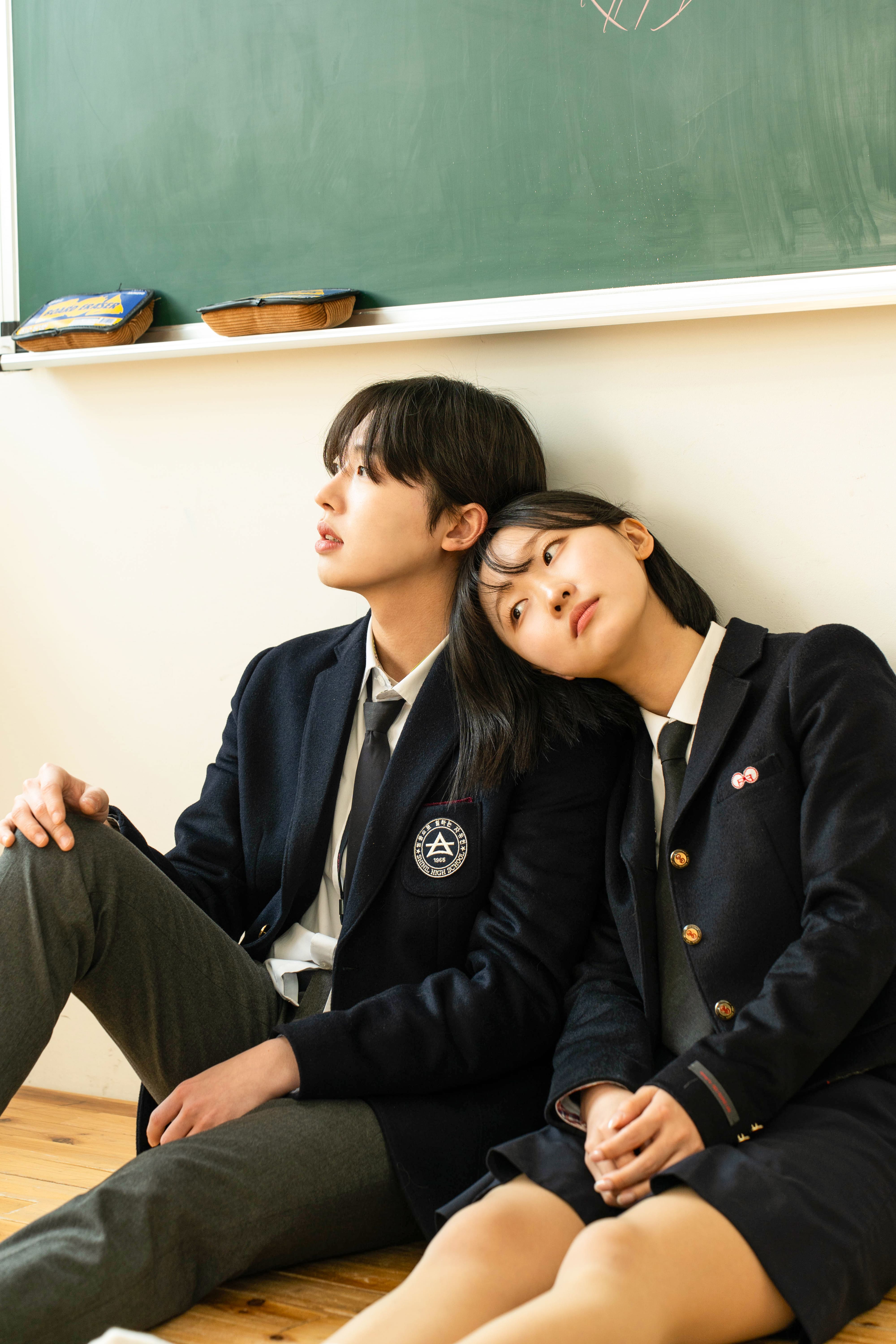 [필름커넥트] 서울 커플스냅: 특별한 교실스냅 후기, 성수동 젠 스튜디오 | 작가추천 연온필름