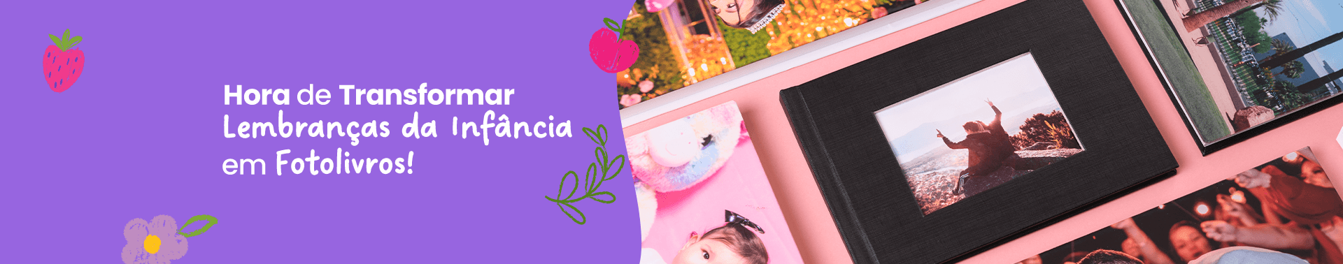 Fotolivro capa dura com fotos de pai e filhos sobre mesa de madeira, com promoção a partir de quarenta e sete reais e noventa centavos e frete grátis