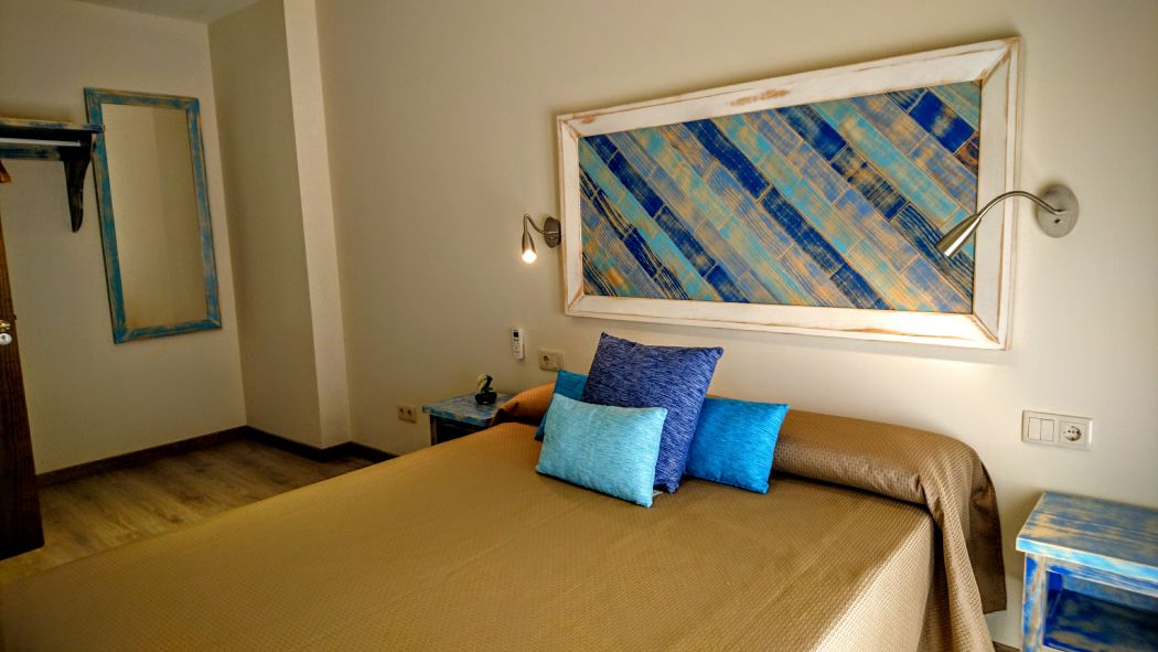 Habitación hostal el gallo Marbella