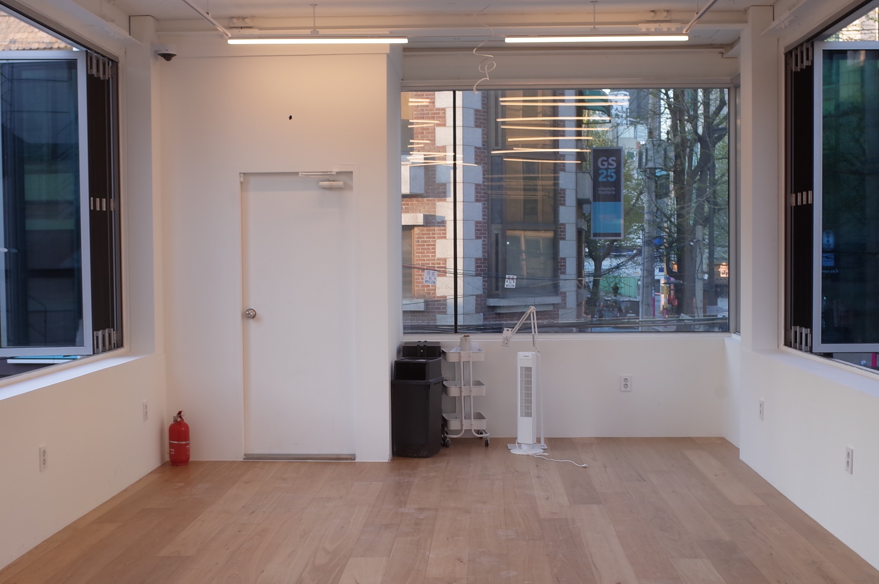 A satisfied customer enjoys a delicious and nourishing snack from their Snackify subscription, knowing it aligns perfectly with their dietary needs.