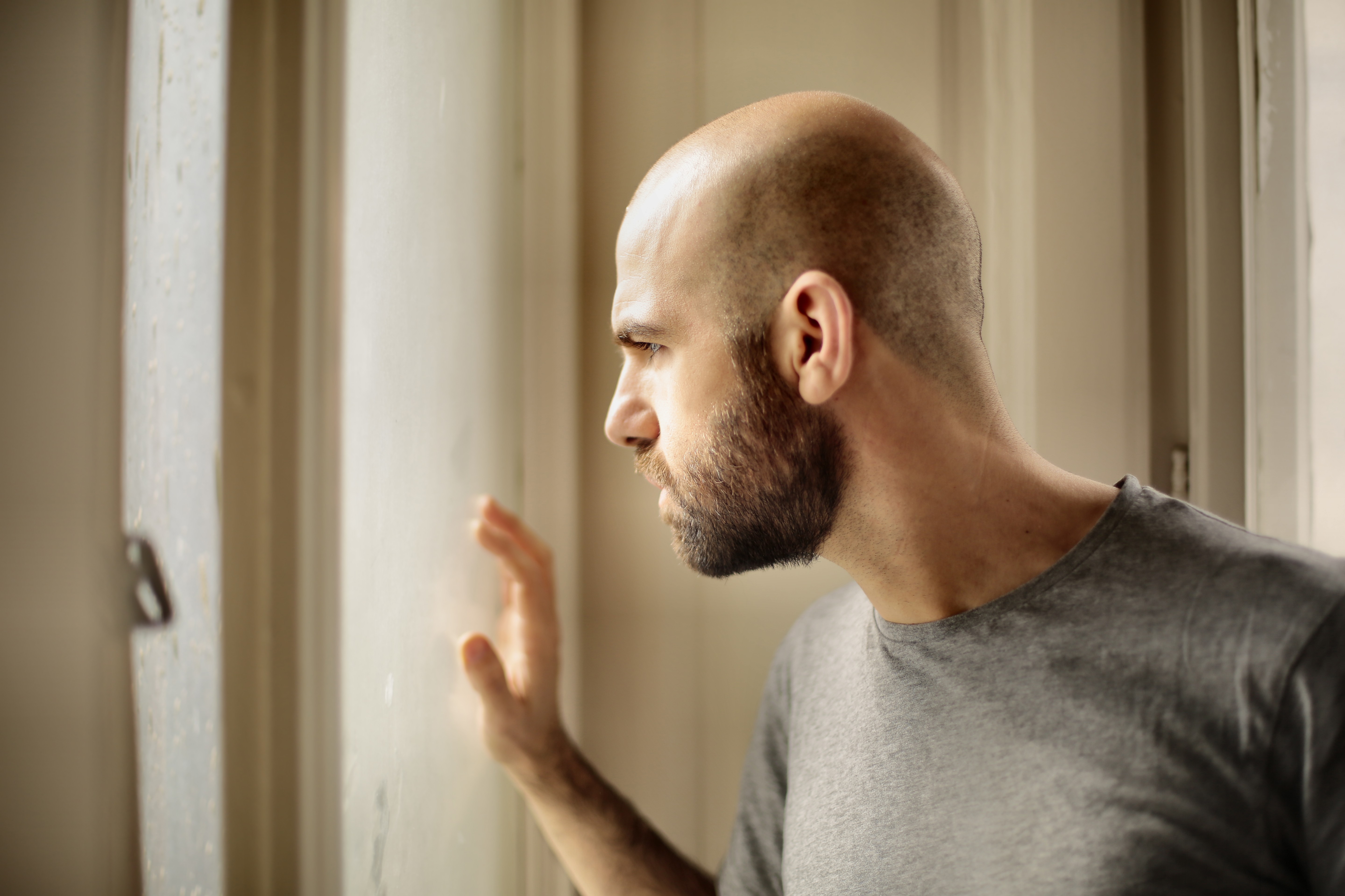 impacto emocional da calvicie em homens