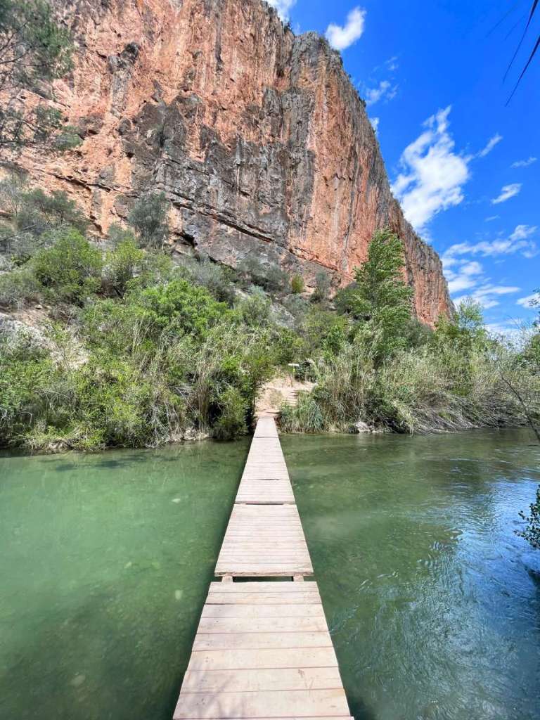 walkway across the river, chulilla