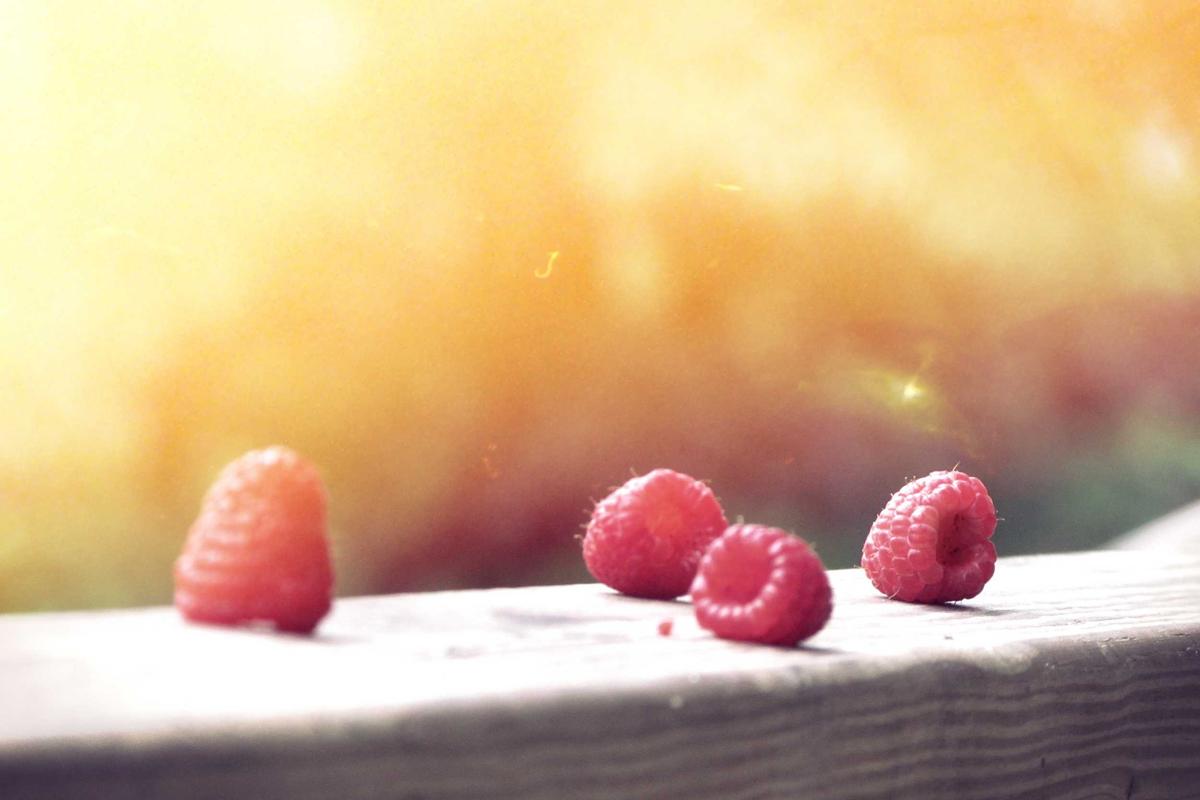 Operations board tracking deliverables and contract modifications