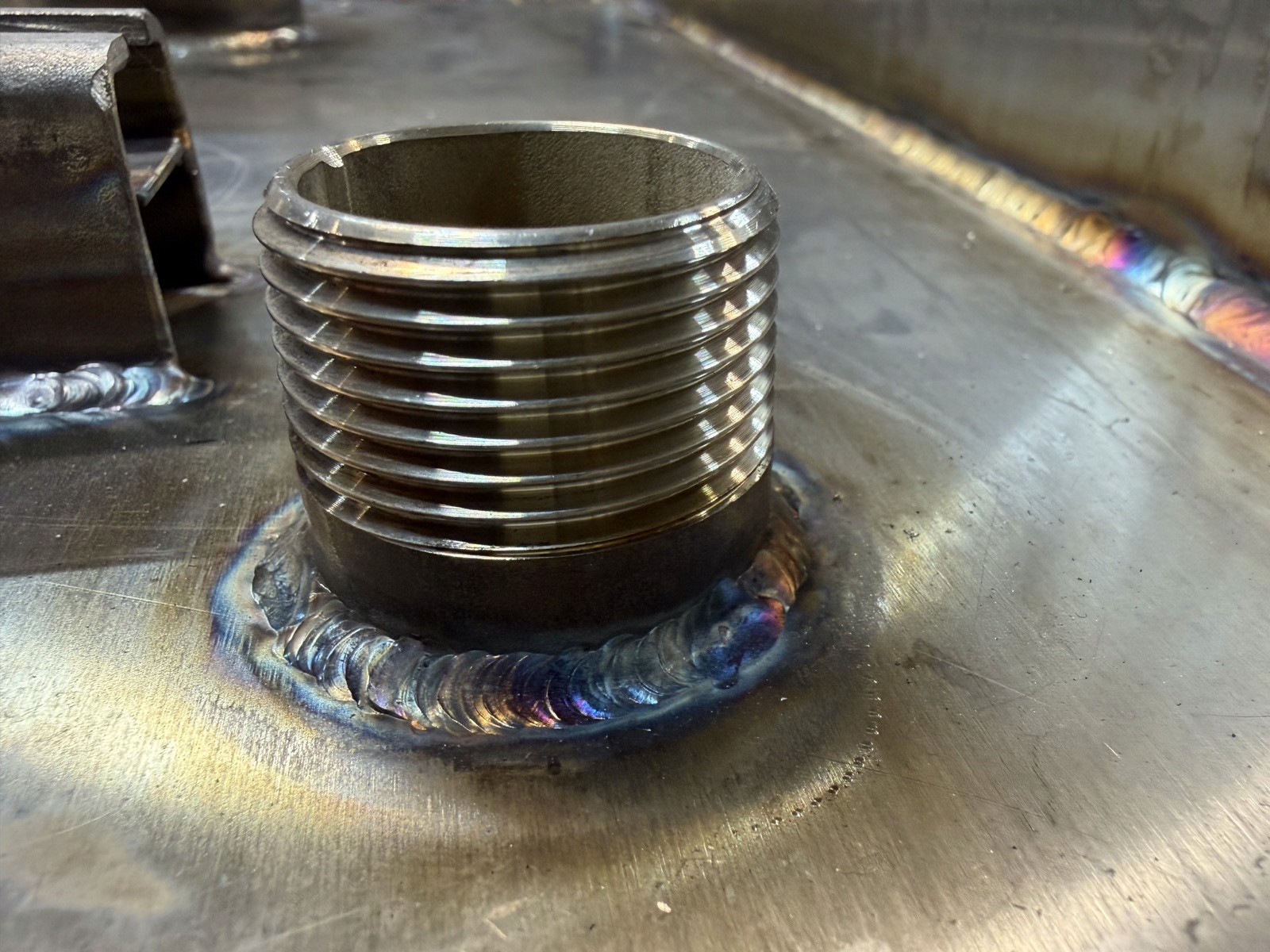 Nerezová nádrž na olej na autojeřáb