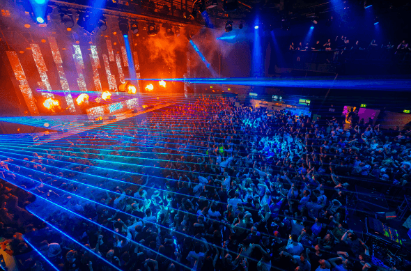 Lasere i full fyr på Melodic Madness med Adrenalize og Refuzion, innhold produsert av Flyby Media