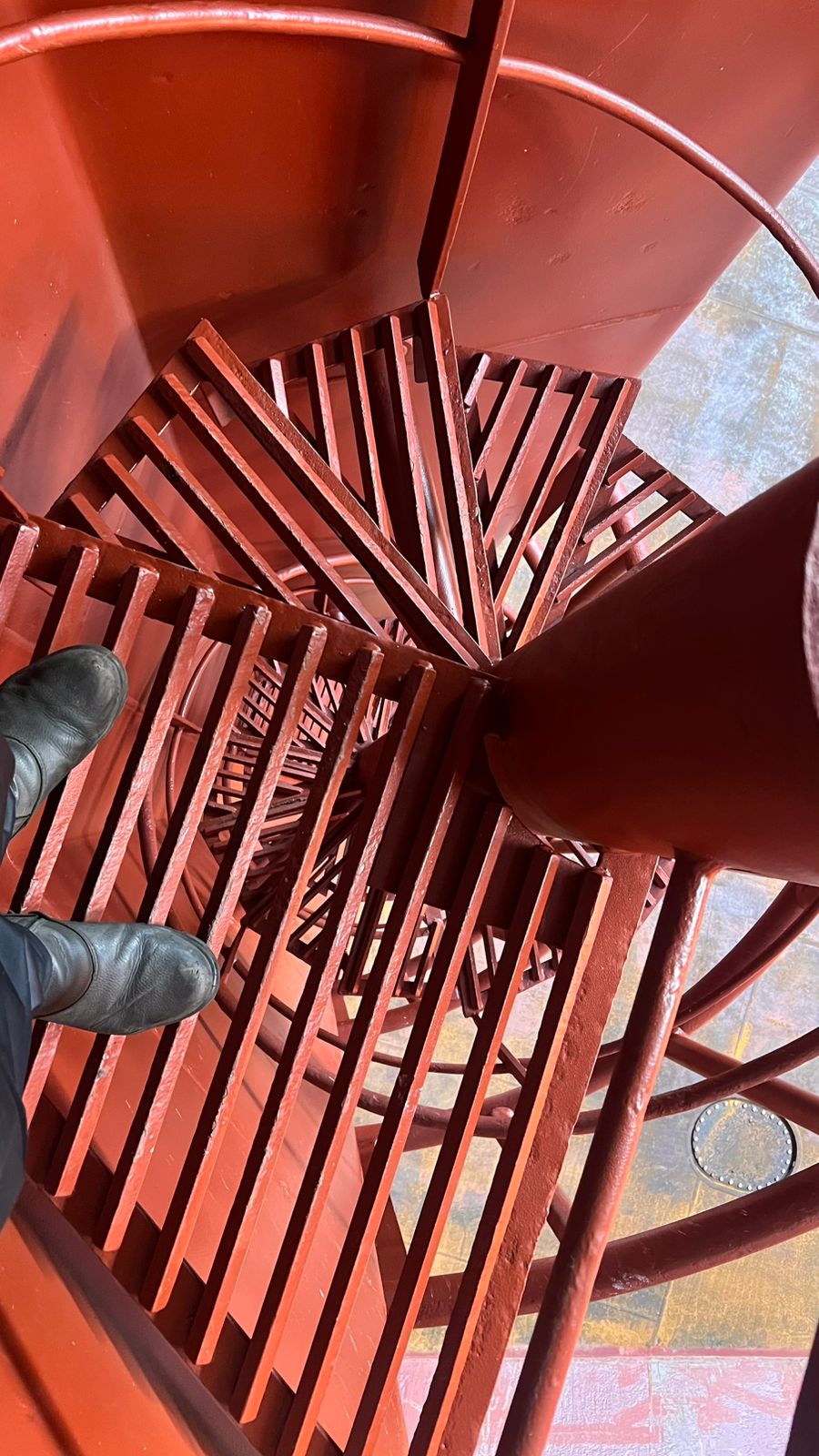 australian ladder of cargo hold perfectly cleaned by the seachios' shore gang at brazil vila do conde