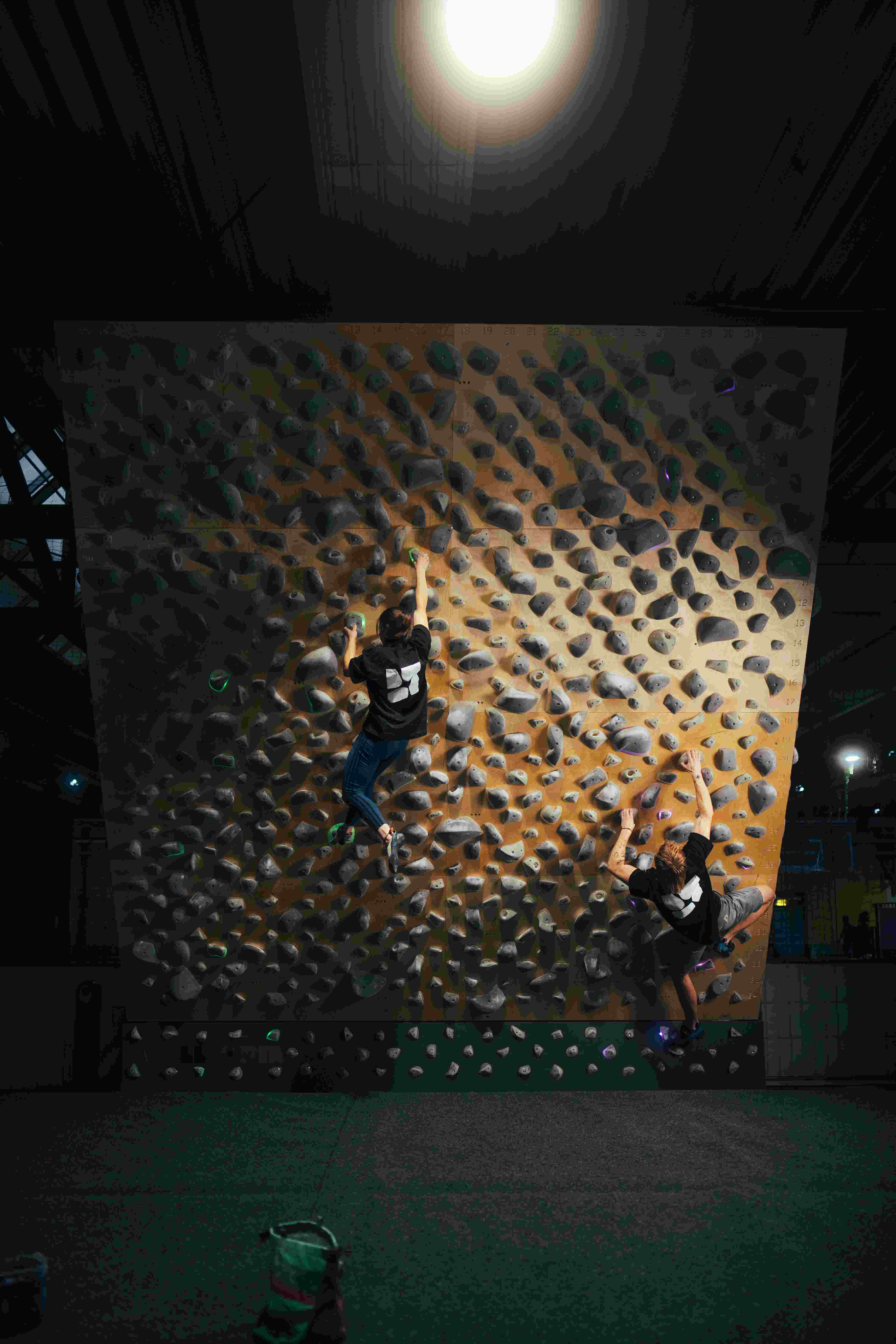Bouldern am Quantum Board in München, interaktive Trainingswand