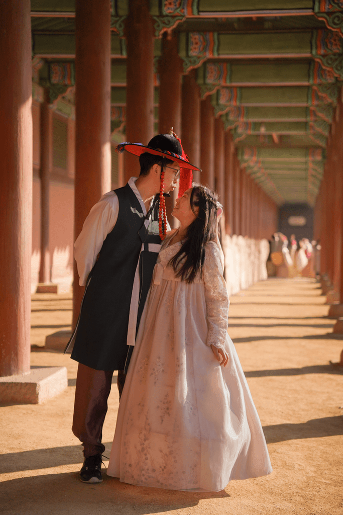 Couple posing in Korea