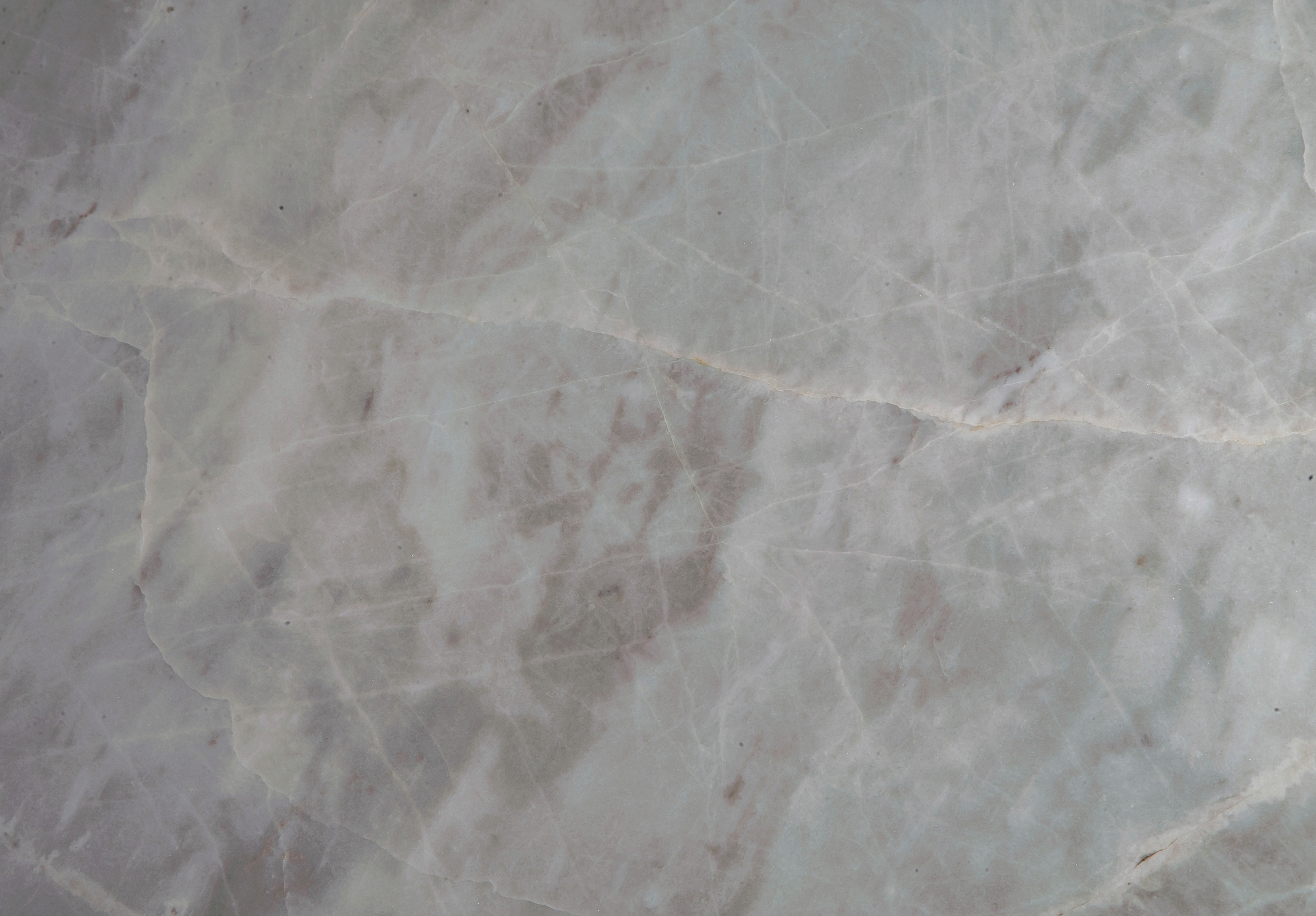 Glatte Oberfläche mit dezenten Farbverläufen