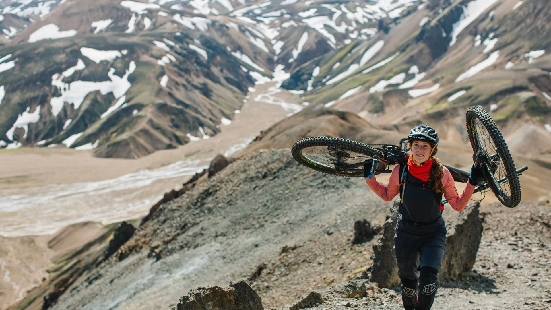 Manon Carpenter & Monet Adams: Iceland MTB