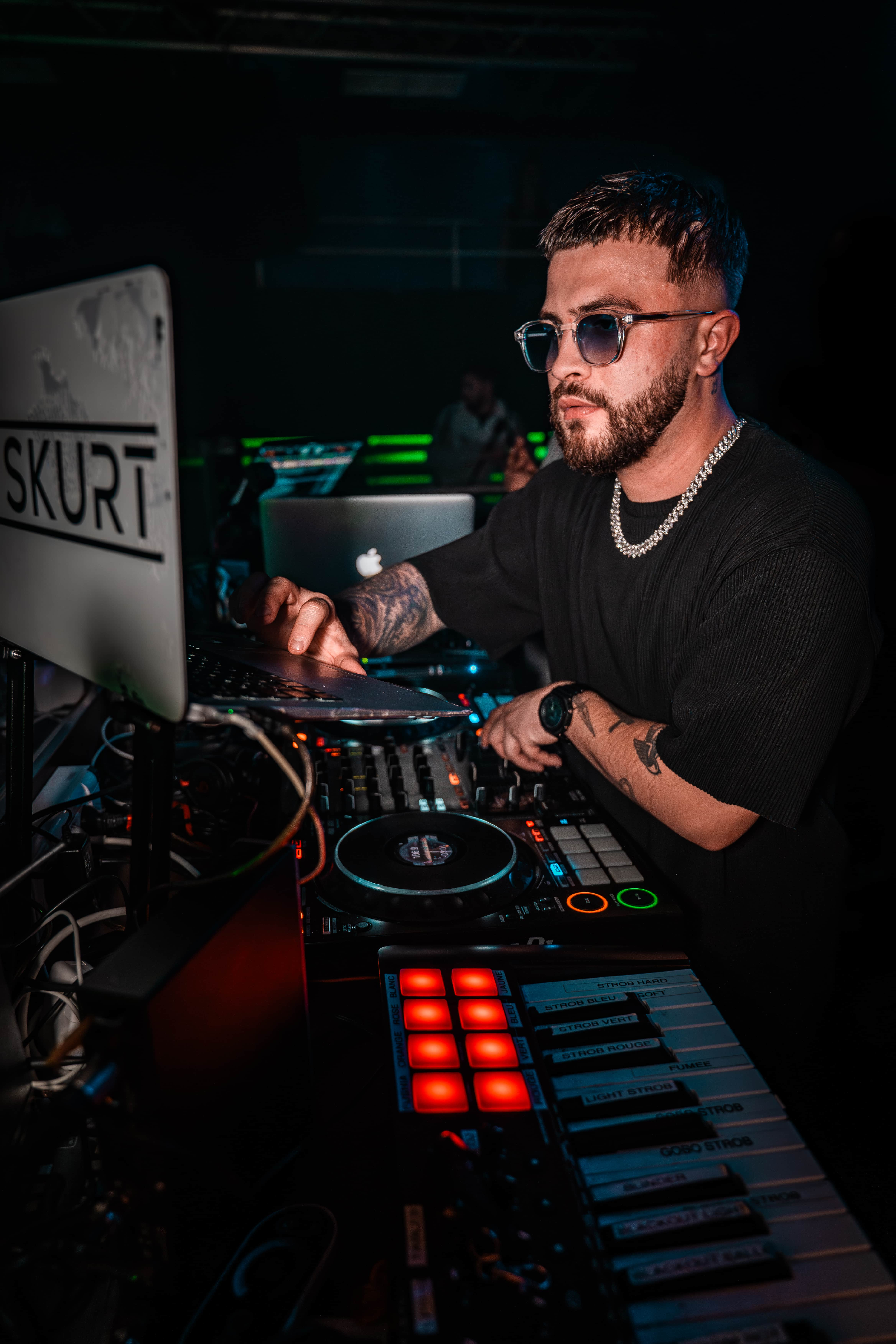 DJ SKURT 